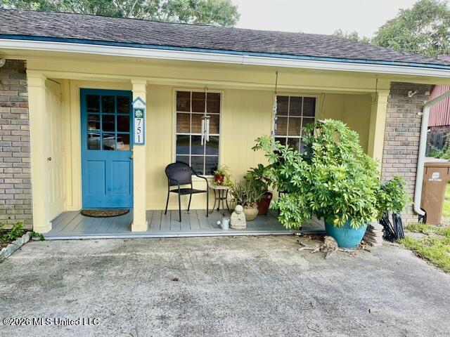 751 Canterbury Drive Property Photo 4