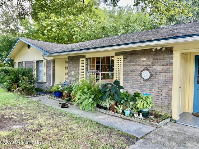 751 Canterbury Drive Property Photo 5