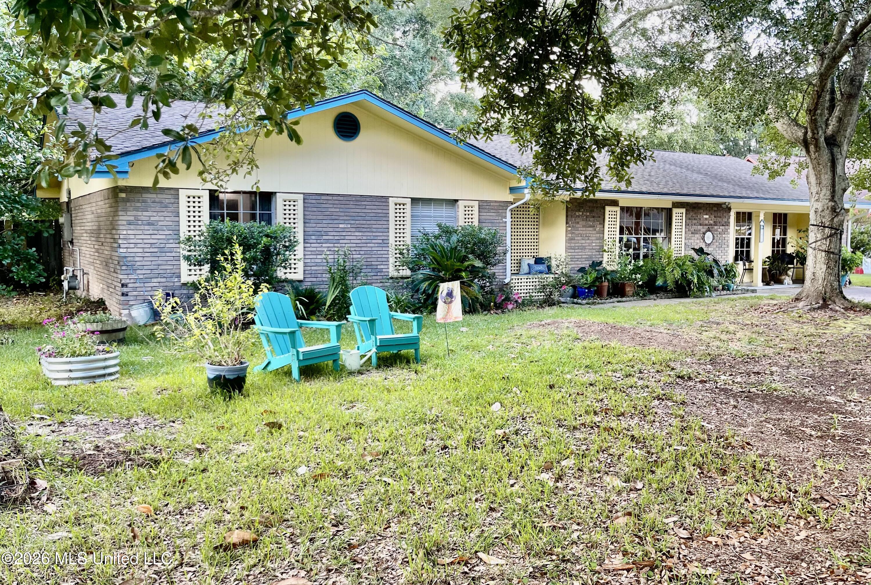 751 Canterbury Drive Property Photo 9