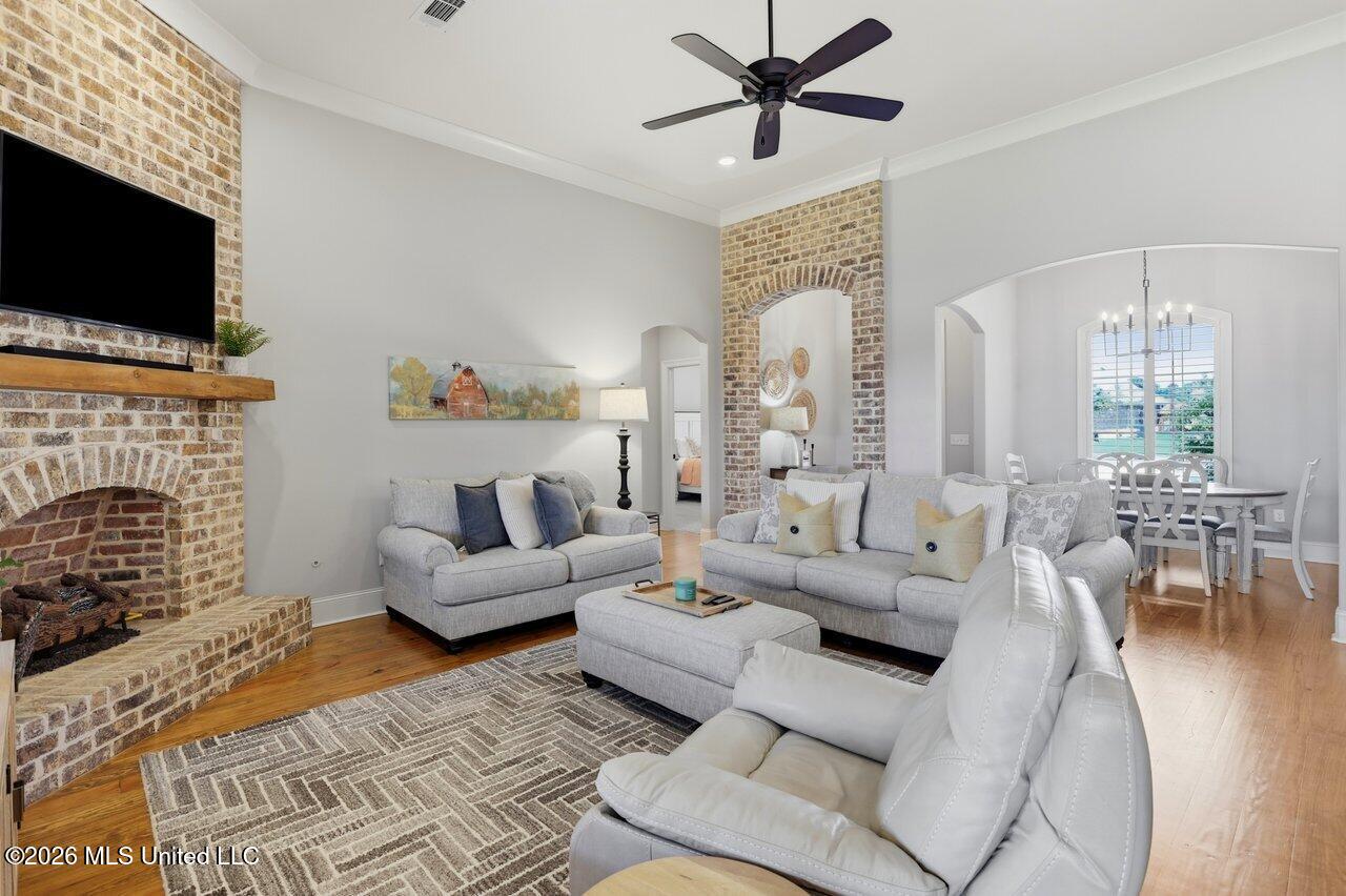 1124 Old Court Crossing Property Photo 6