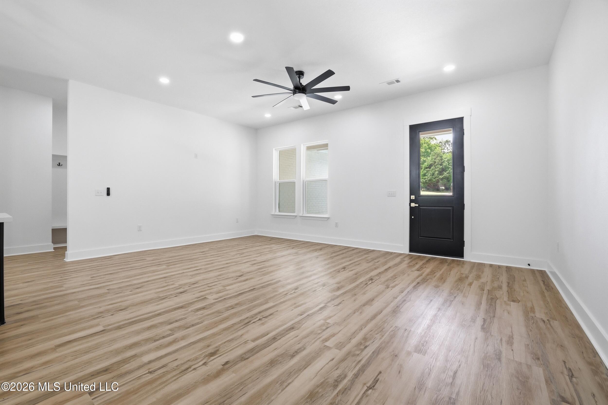 12470 Pineridge Court Property Photo 6