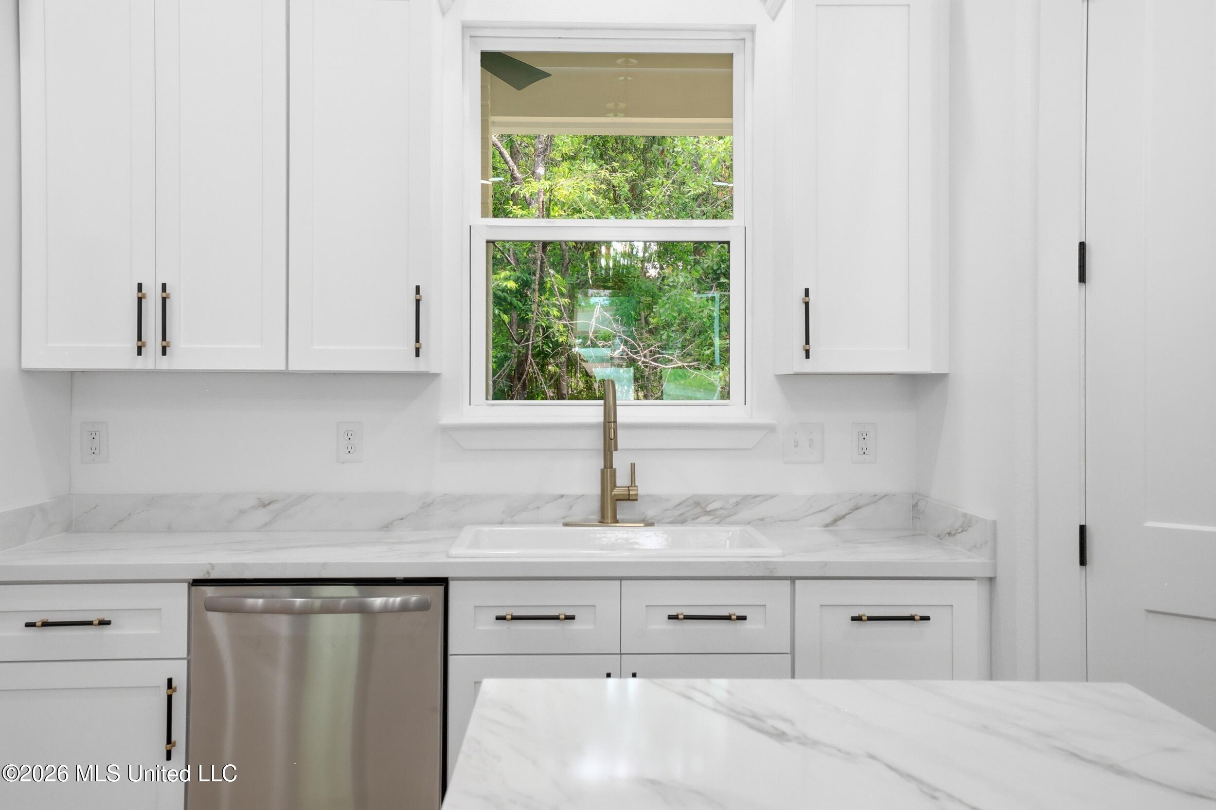 12470 Pineridge Court Property Photo 14