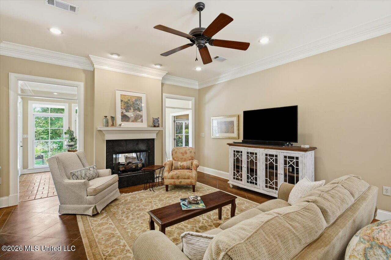 112 Northshore Way Property Photo 9
