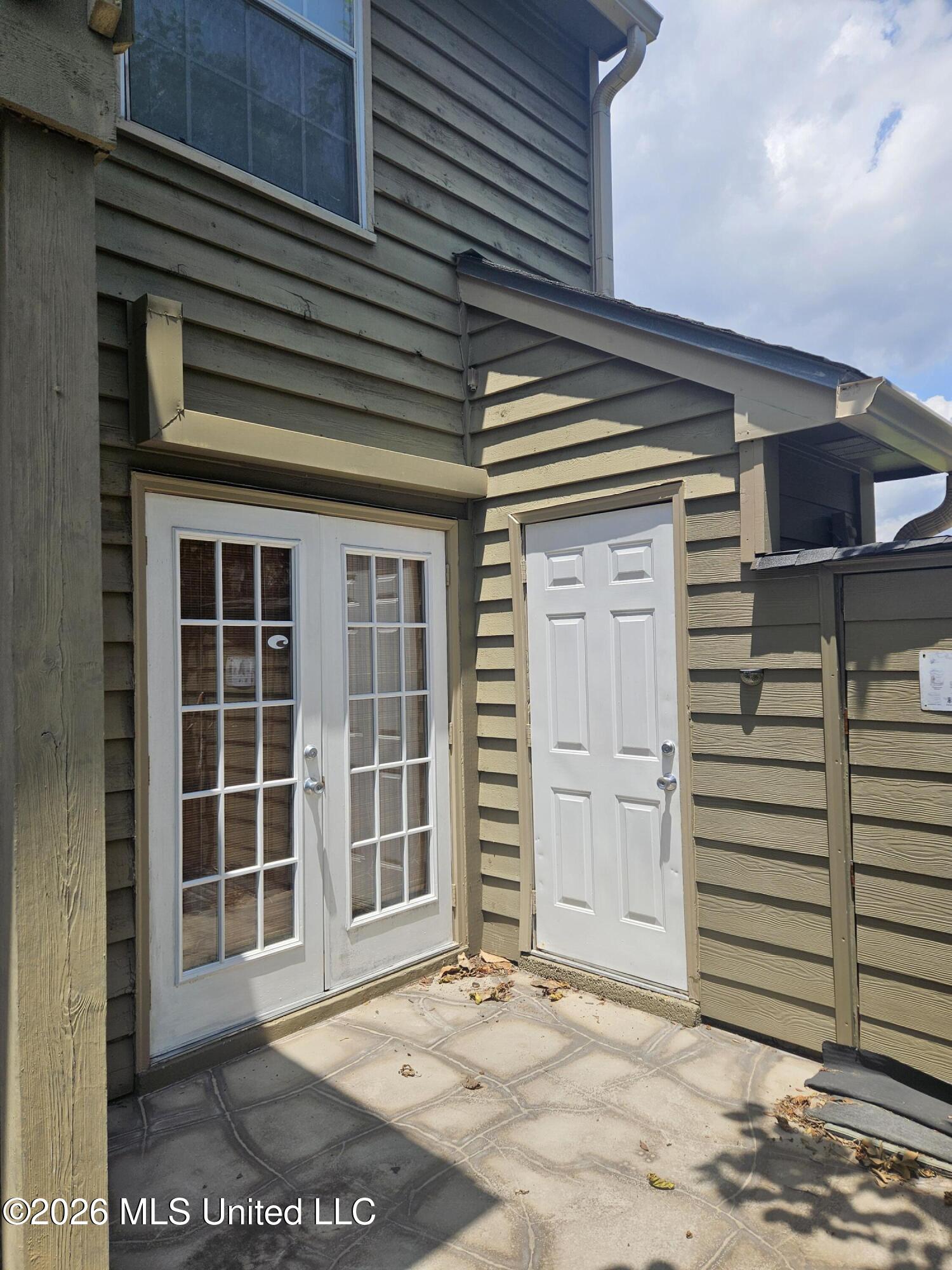 495 Popp's Ferry Road Property Photo 12