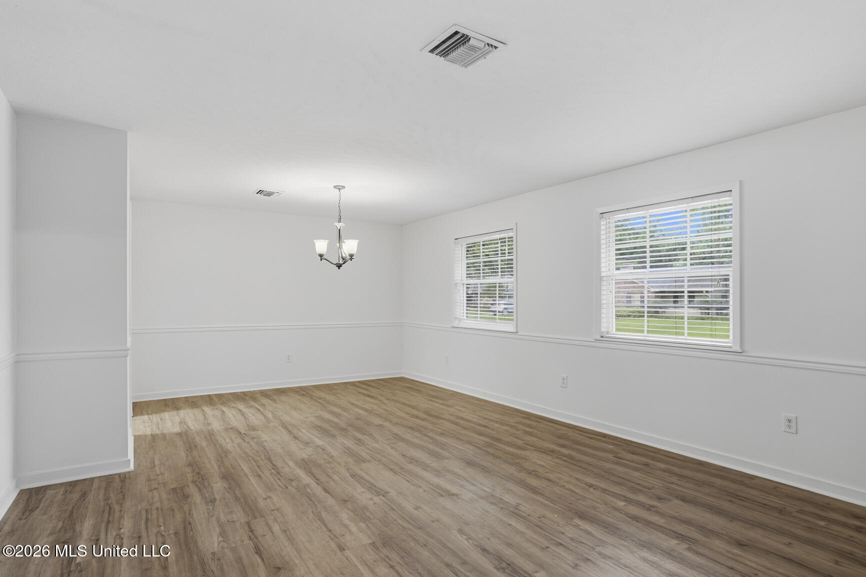 5315 Red Fox Road Property Photo 4