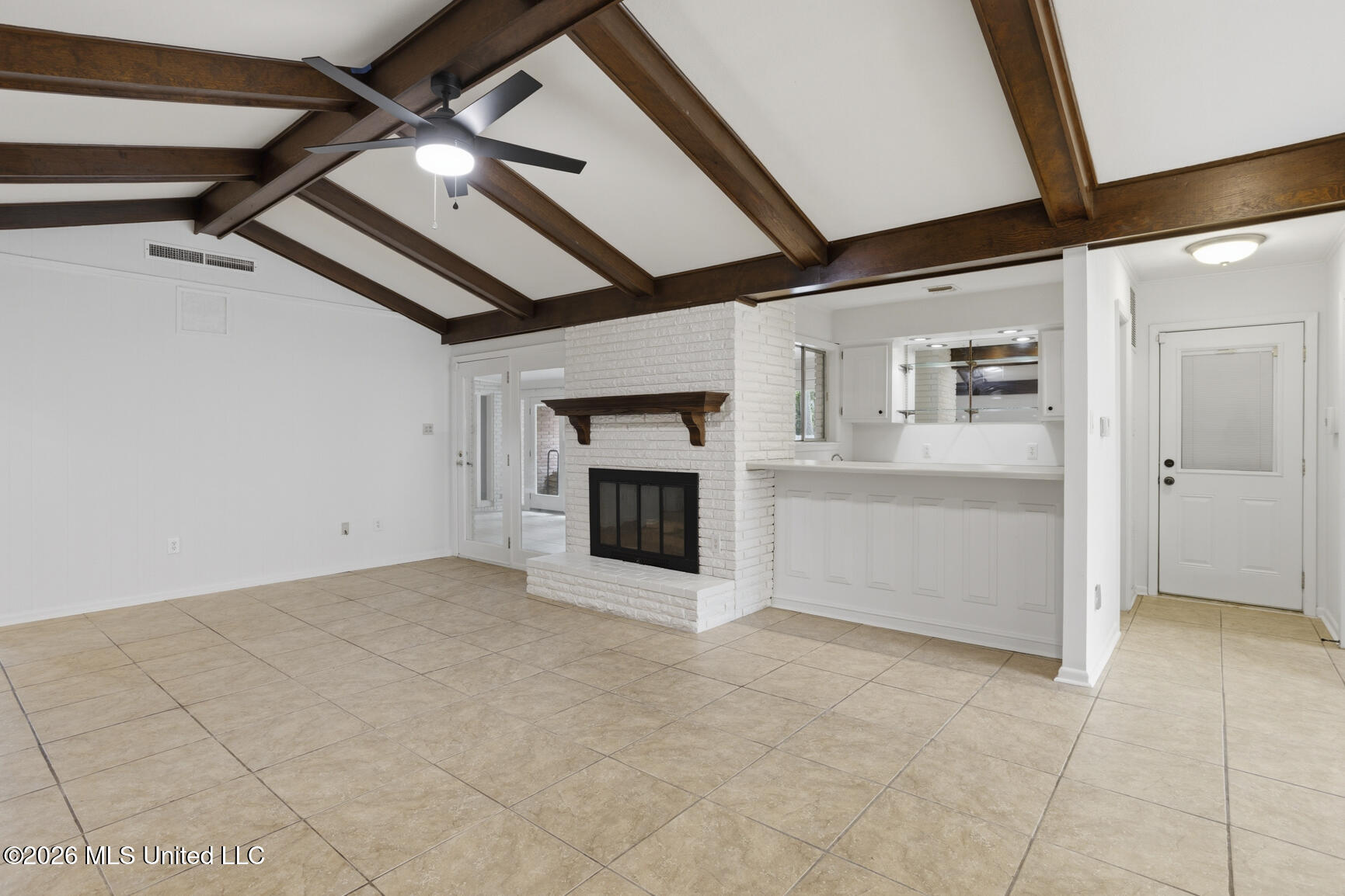 5315 Red Fox Road Property Photo 11