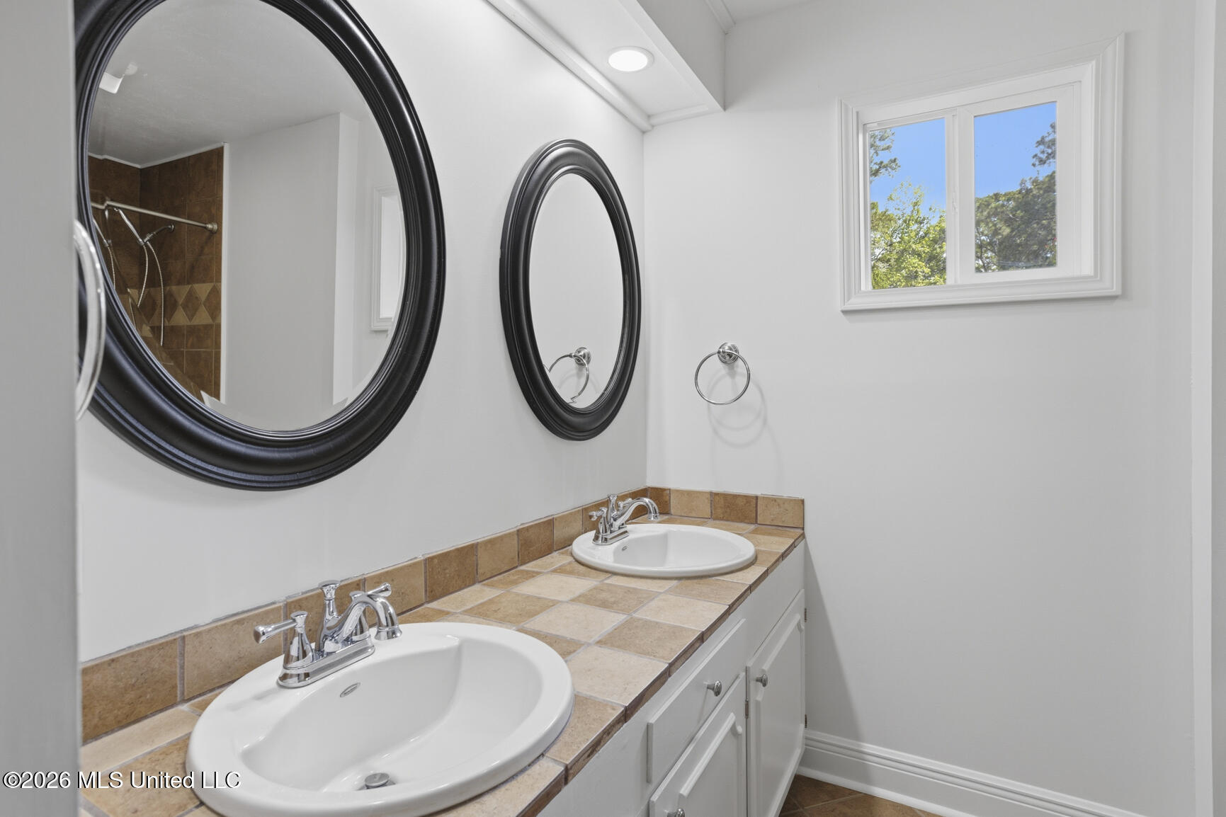 5315 Red Fox Road Property Photo 24
