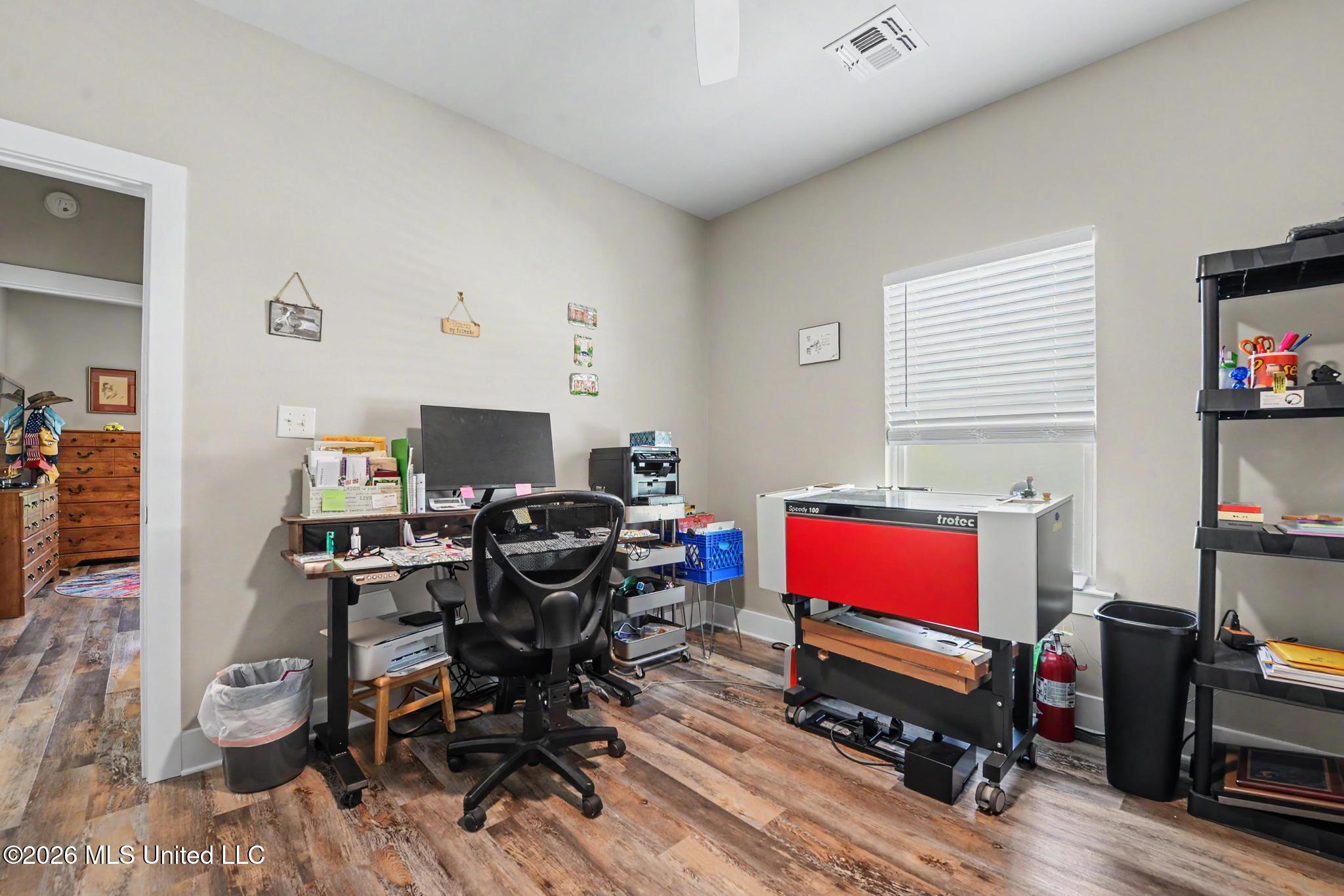 5114 Oak Street Property Photo 19
