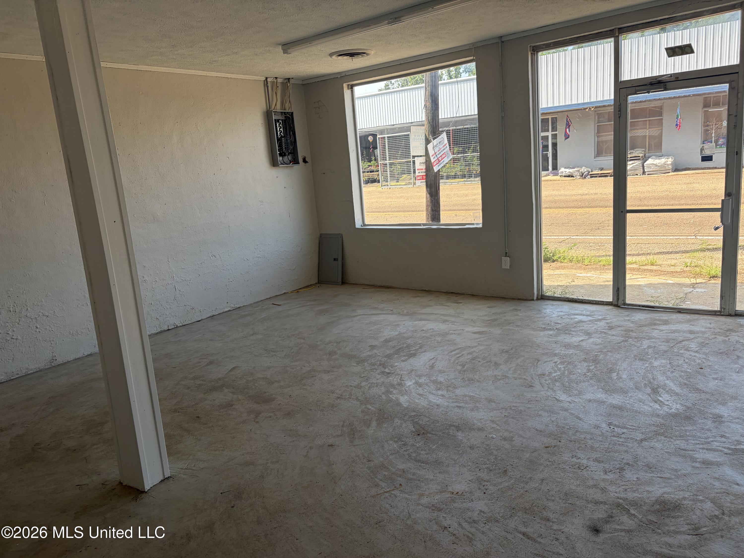 311 E Bay Street Property Photo 2