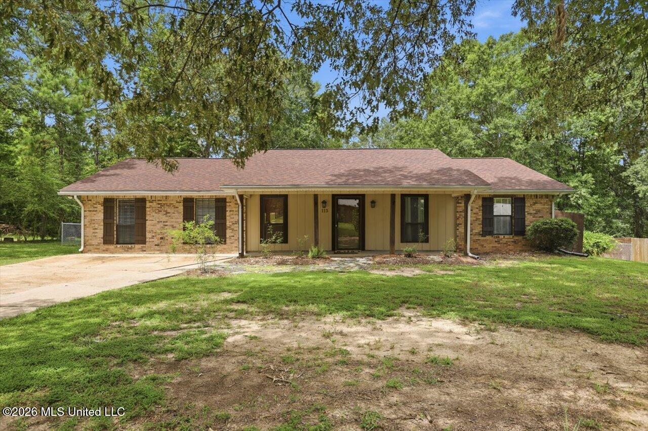 113 Golden Estates Drive Property Photo 1