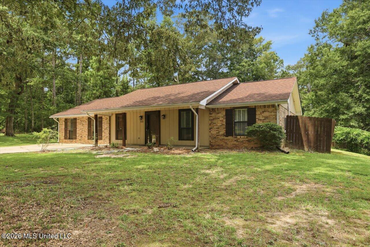 113 Golden Estates Drive Property Photo 2