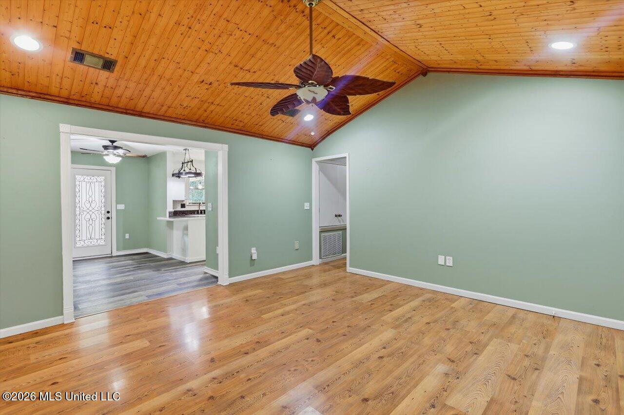 113 Golden Estates Drive Property Photo 7