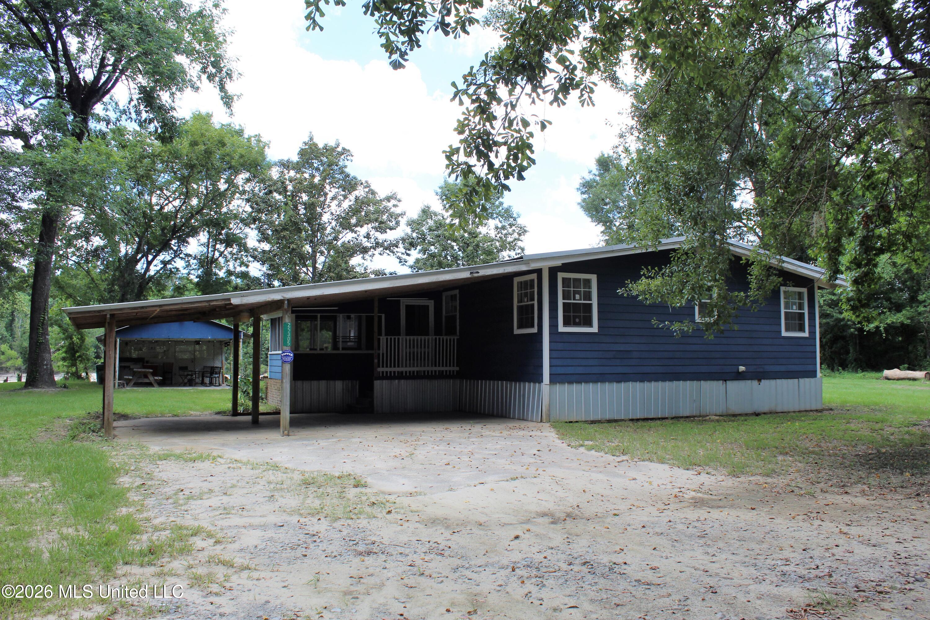 25305 Turps Drive Property Photo 2