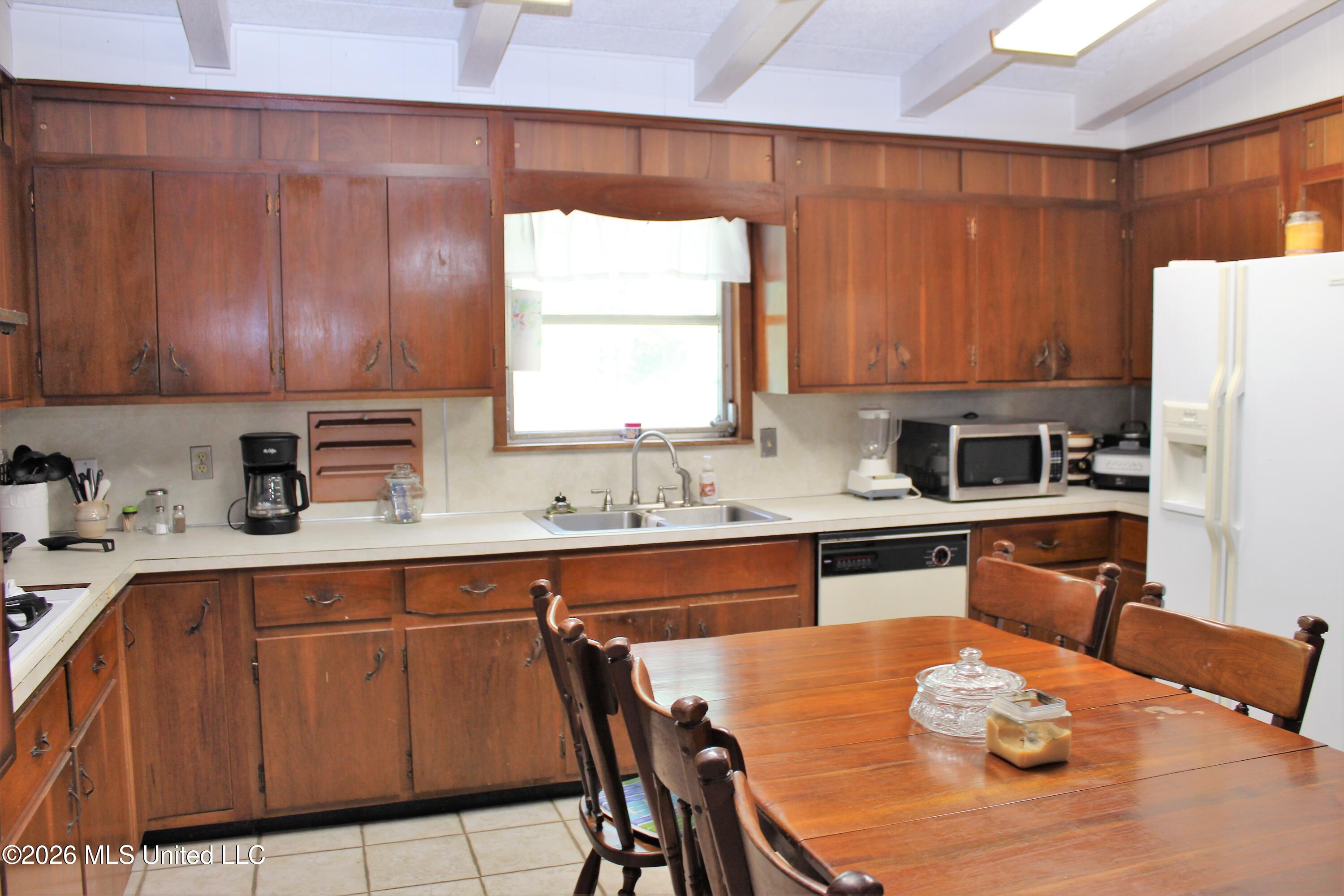25305 Turps Drive Property Photo 4