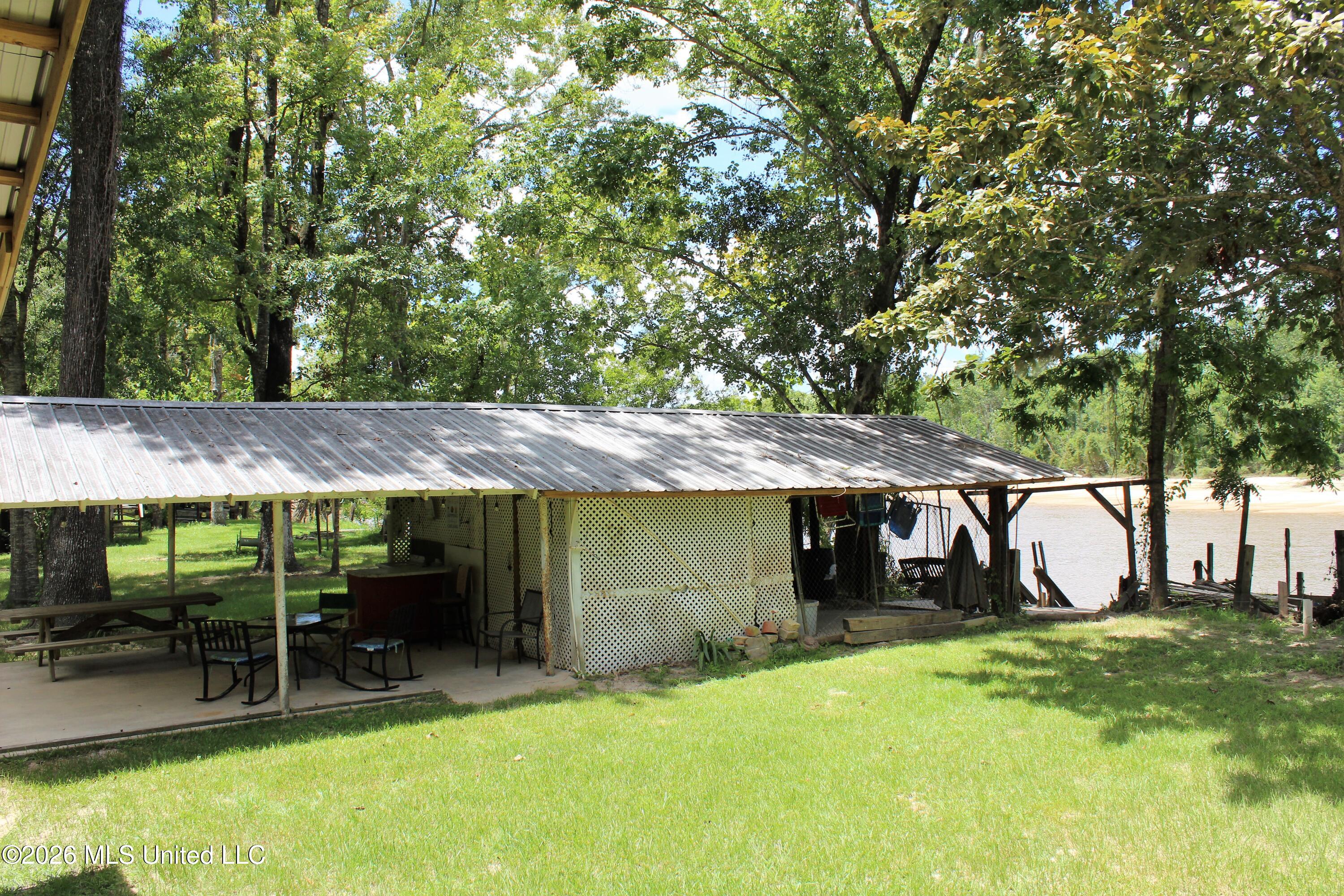 25305 Turps Drive Property Photo 18
