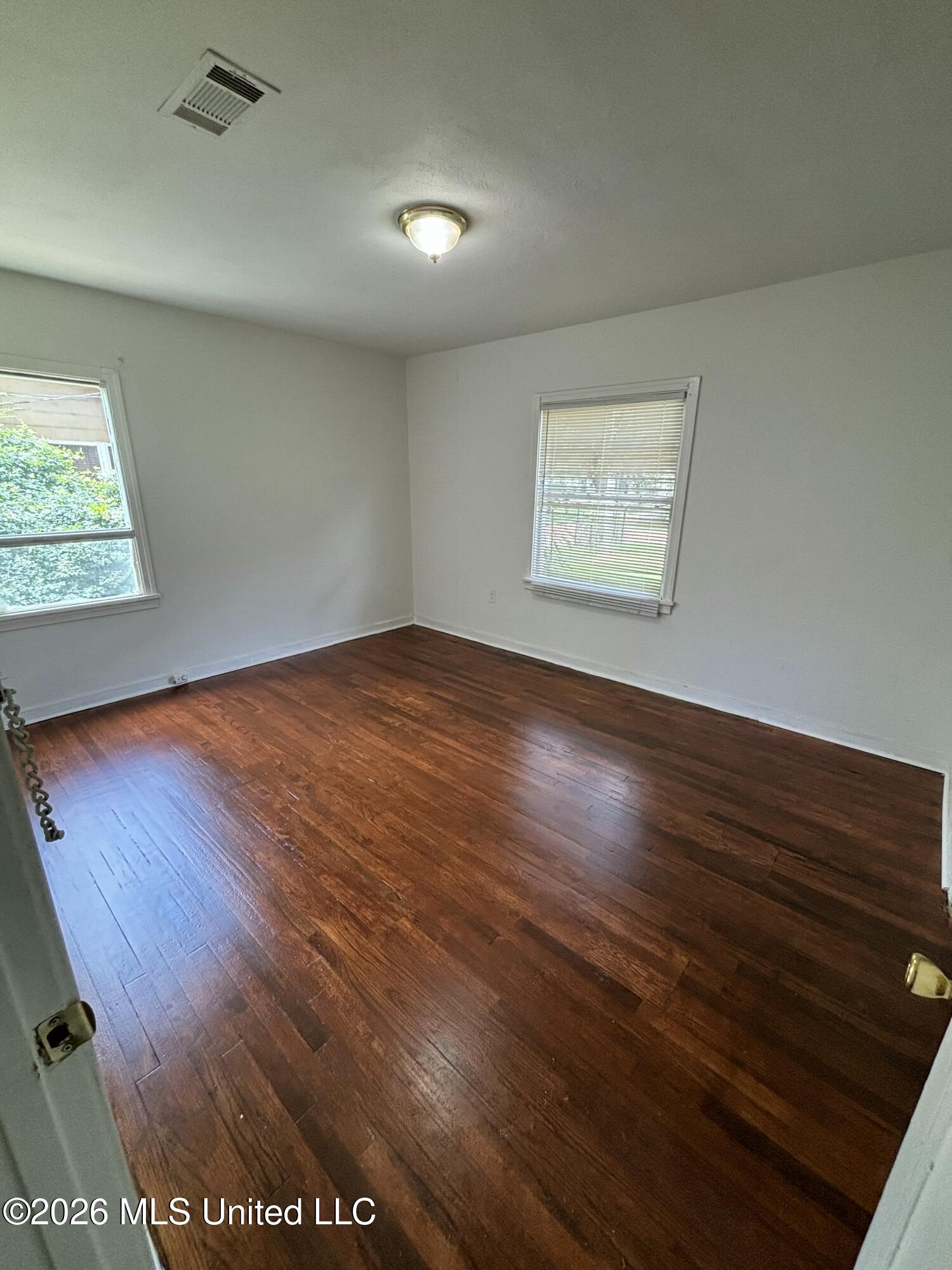 239 Mason Boulevard Property Photo 4