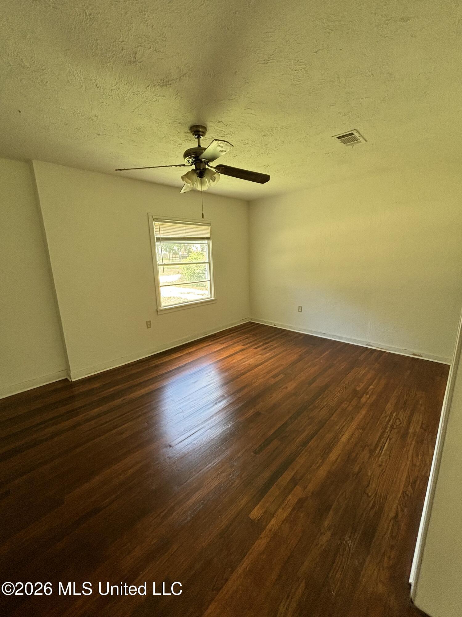 239 Mason Boulevard Property Photo 5