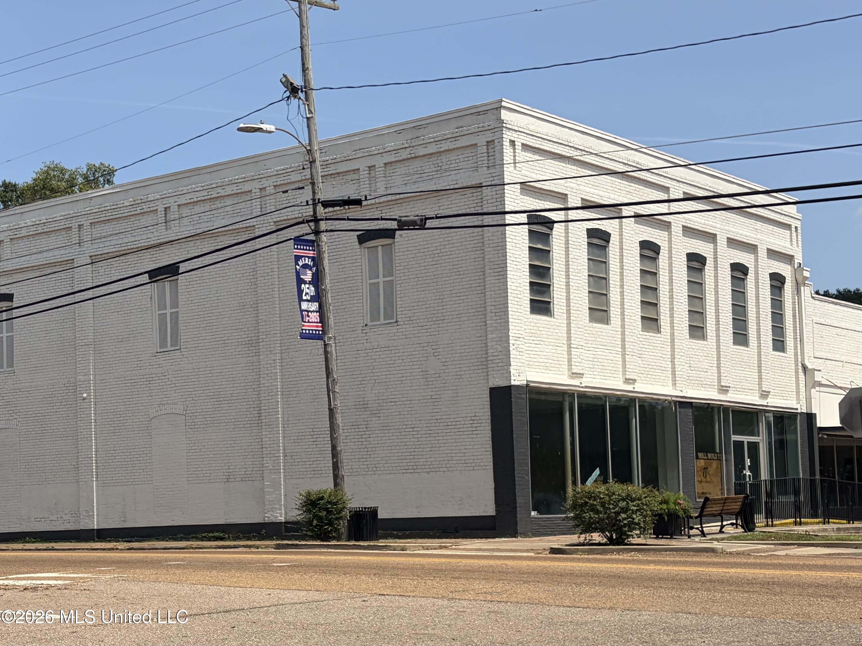 101 W Railroad Avenue Property Photo 1