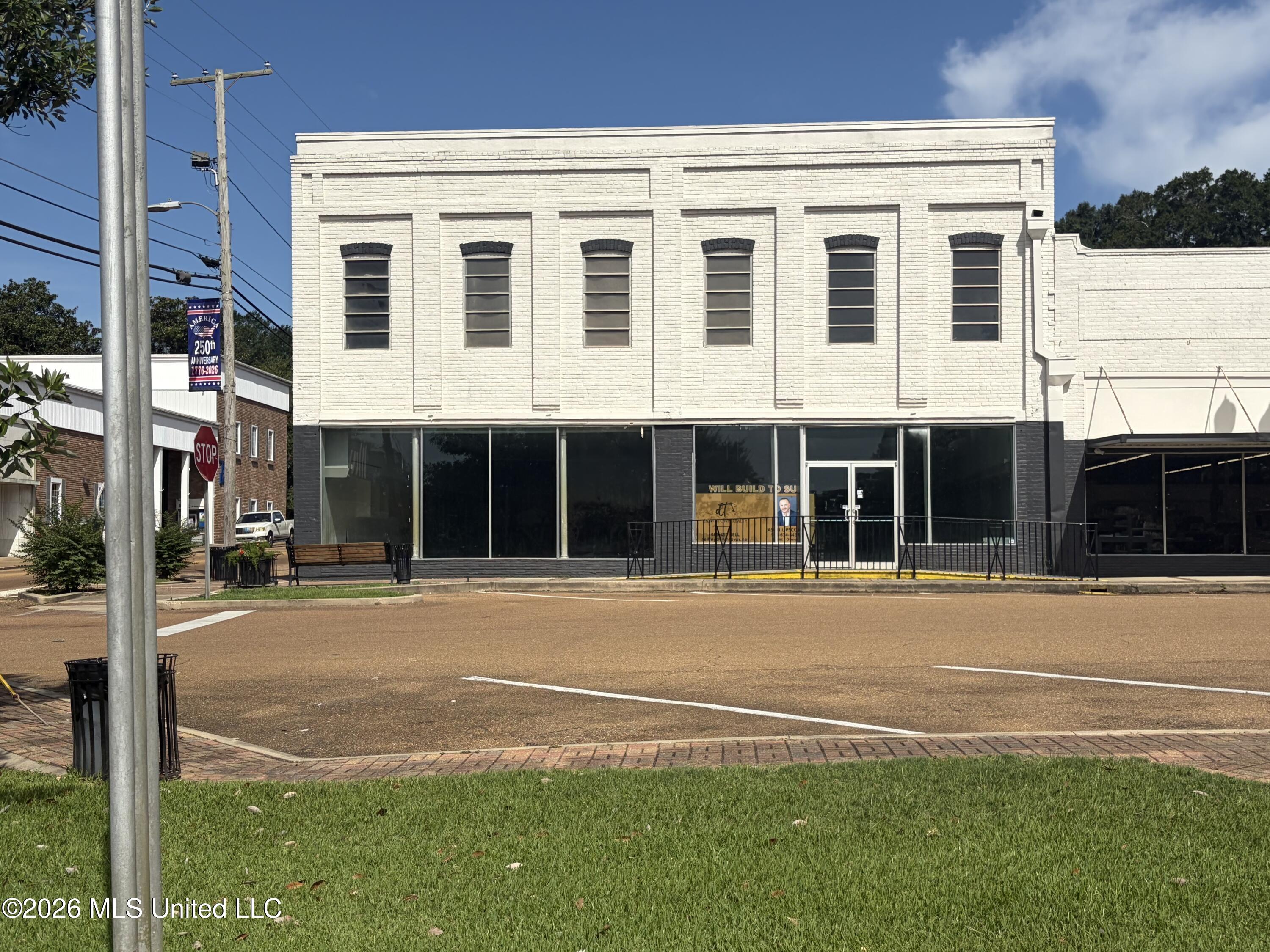 101 W Railroad Avenue Property Photo 3