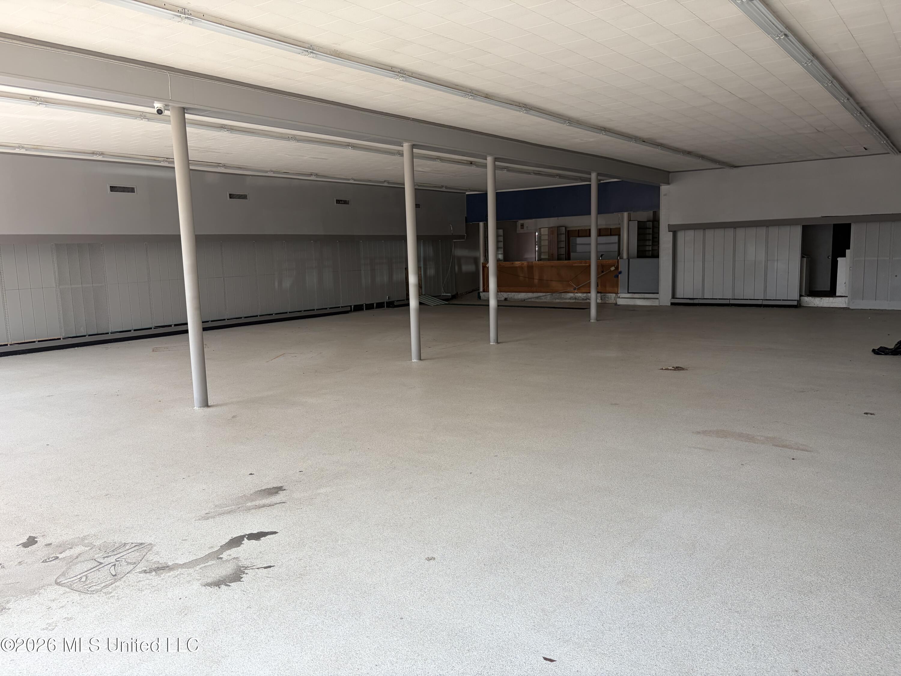 101 W Railroad Avenue Property Photo 4