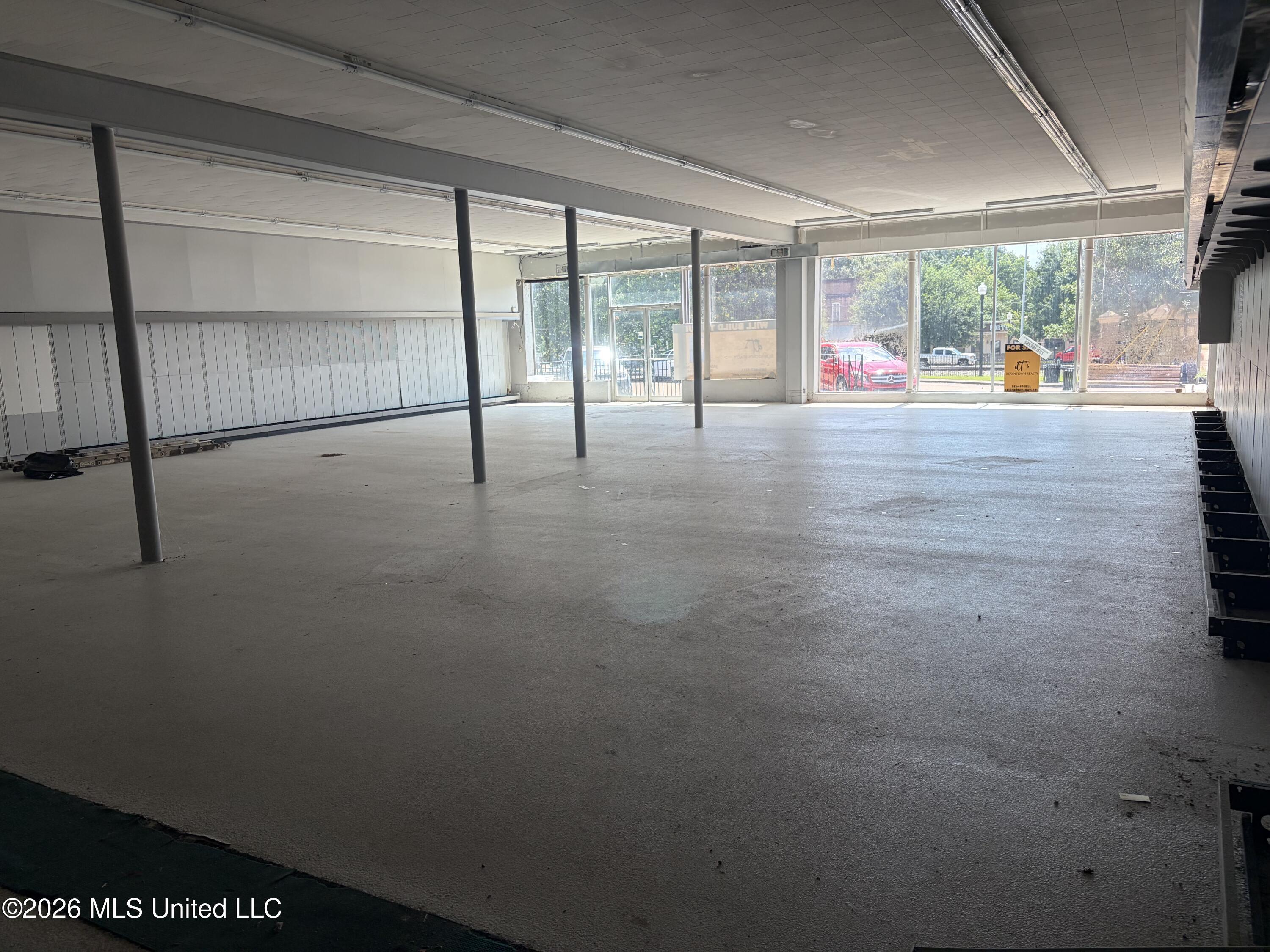 101 W Railroad Avenue Property Photo 5