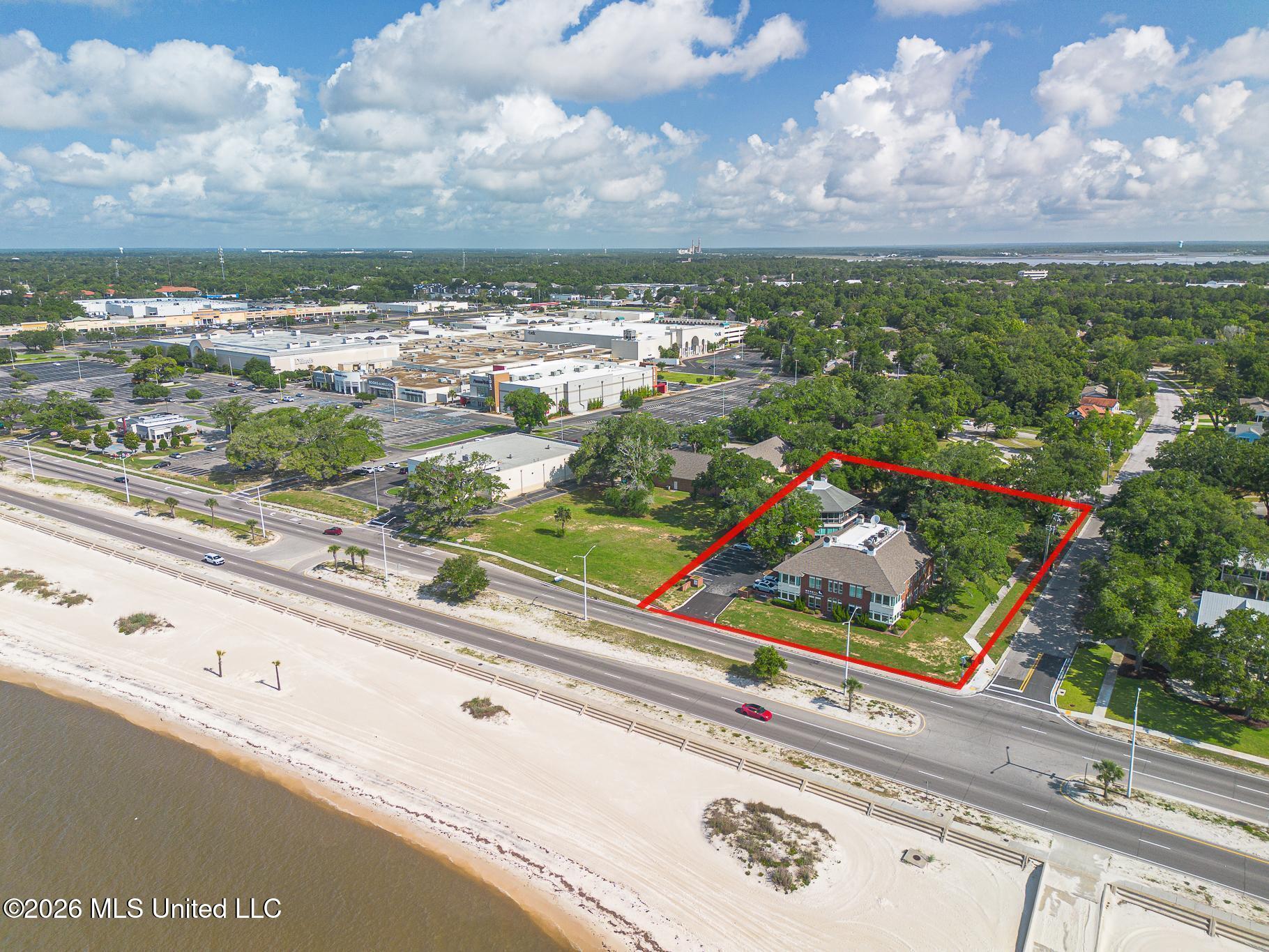 2548 Beach Boulevard Property Photo 3