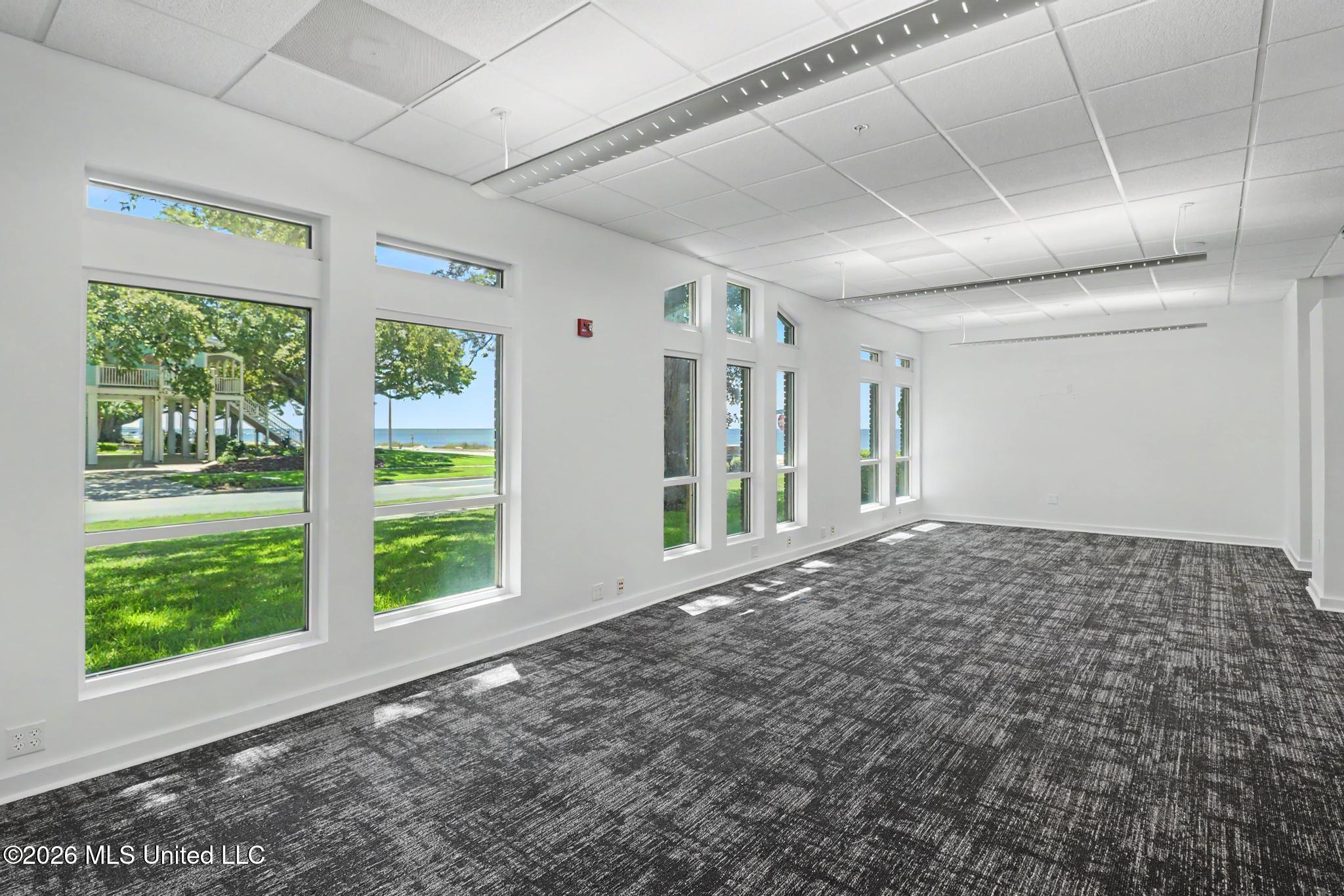 2548 Beach Boulevard Property Photo 4