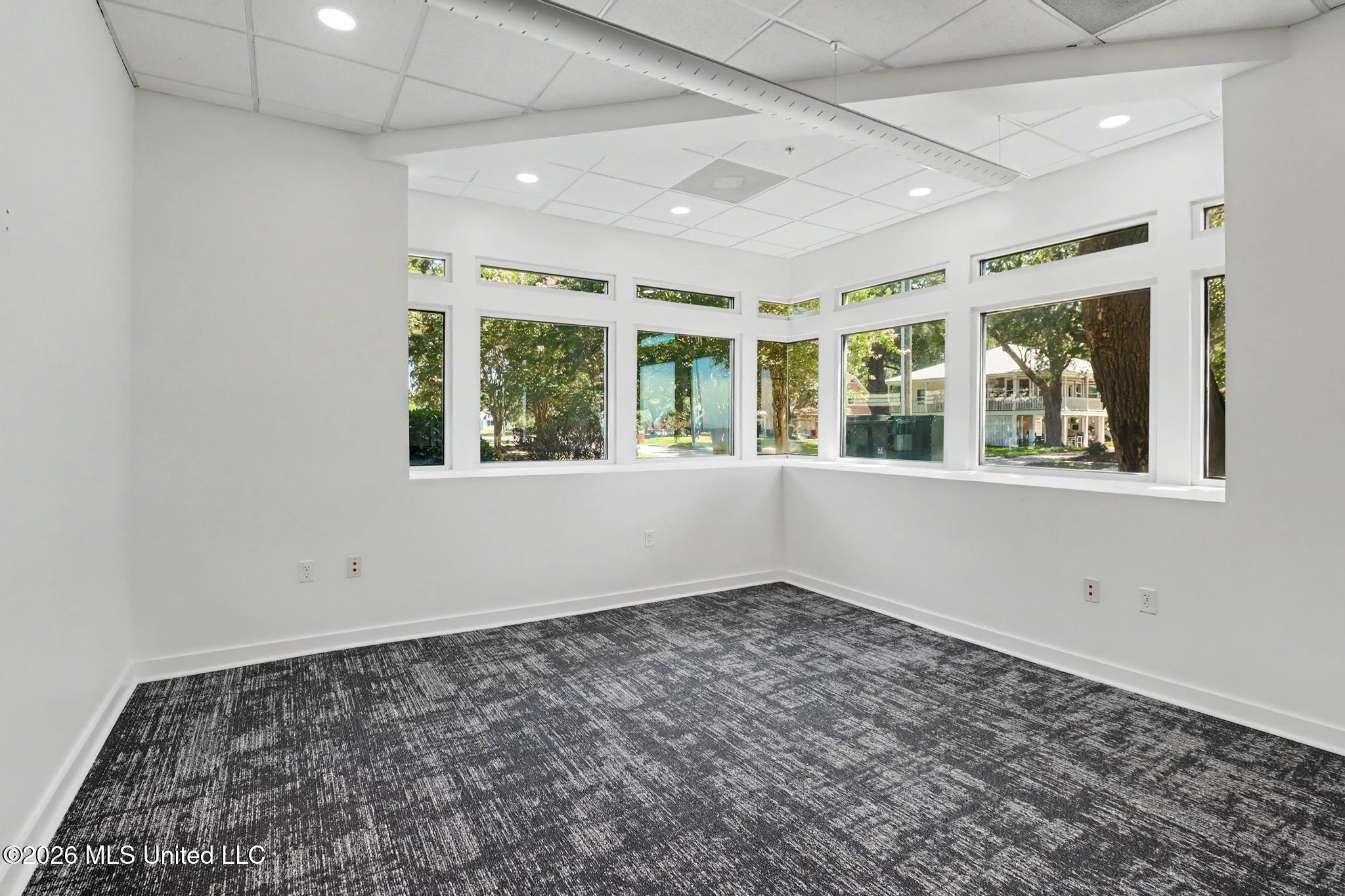 2548 Beach Boulevard Property Photo 7