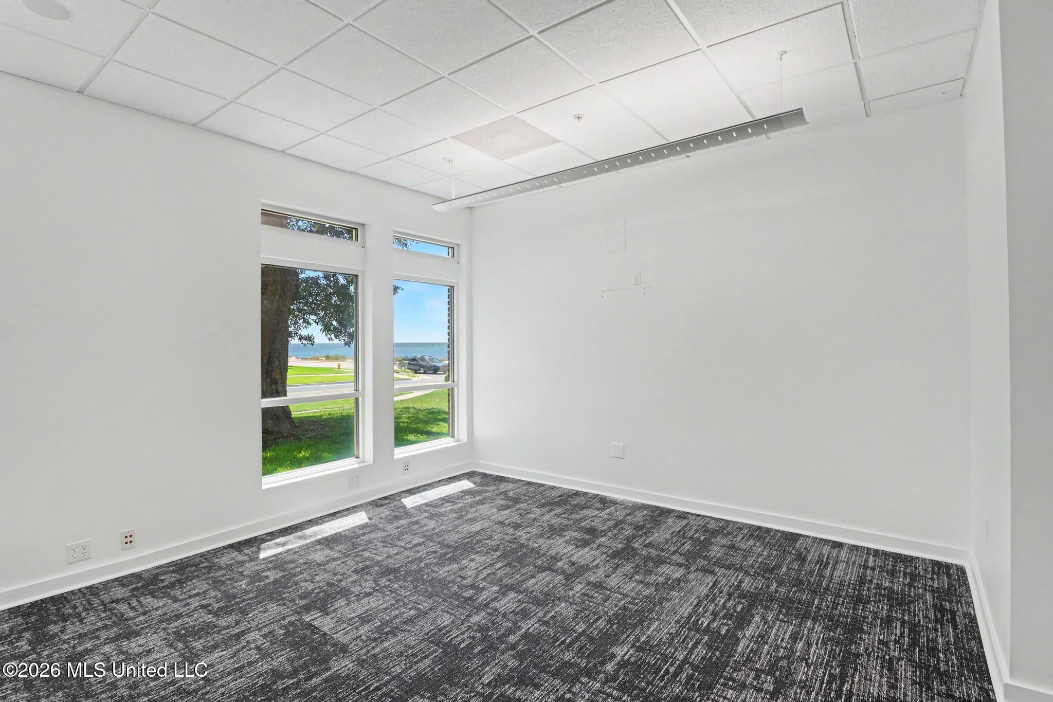 2548 Beach Boulevard Property Photo 9