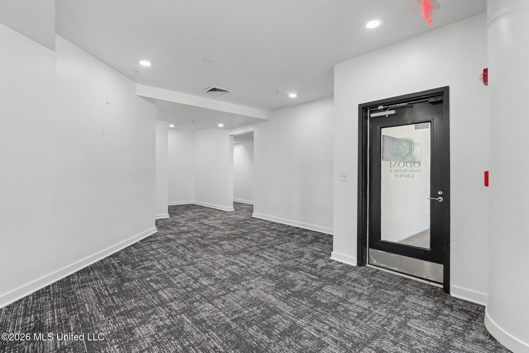 2548 Beach Boulevard Property Photo 12