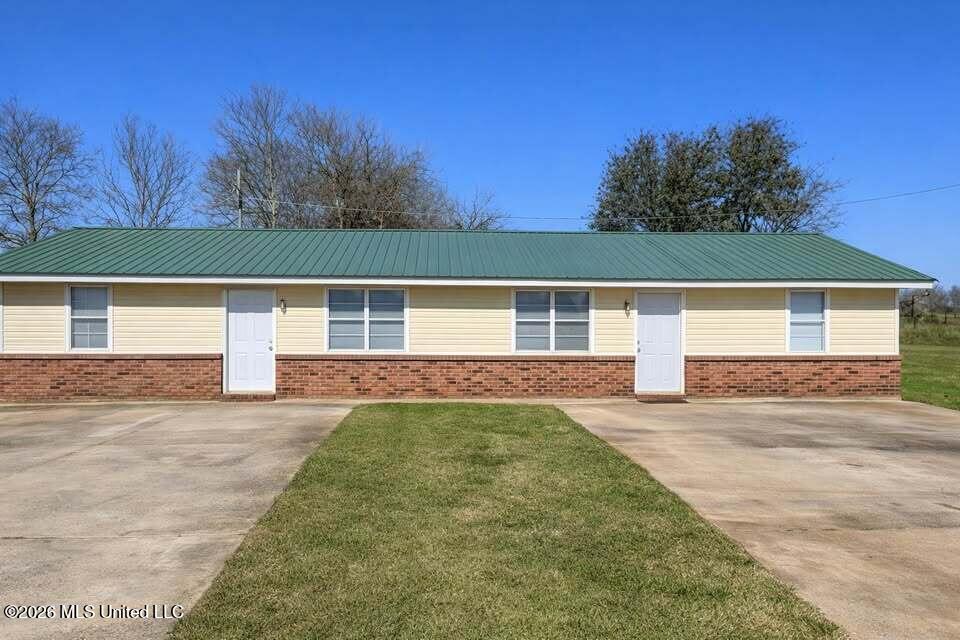 171 Road 199 Property Photo 1
