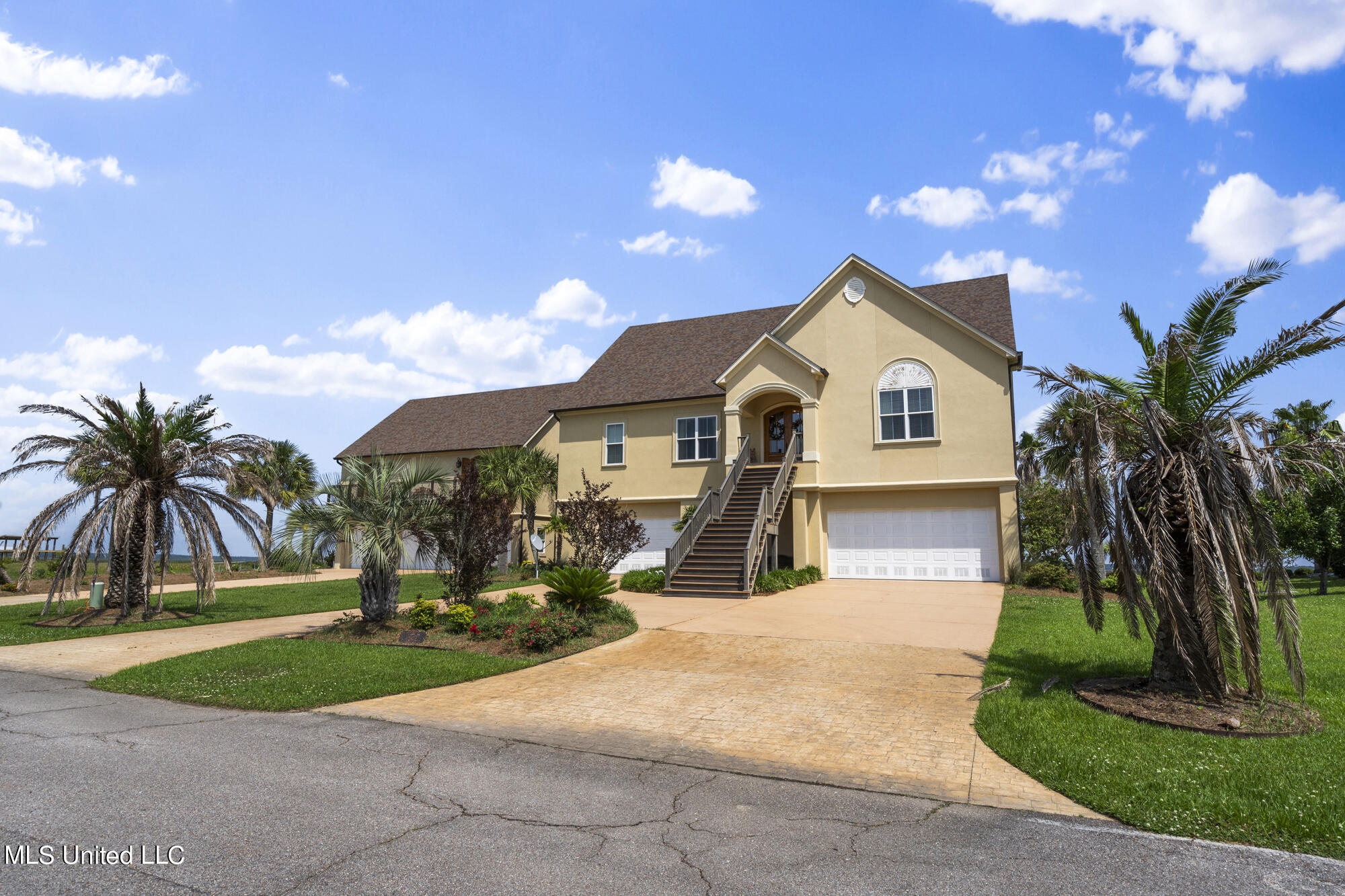 1332 Poki Place Property Photo 4