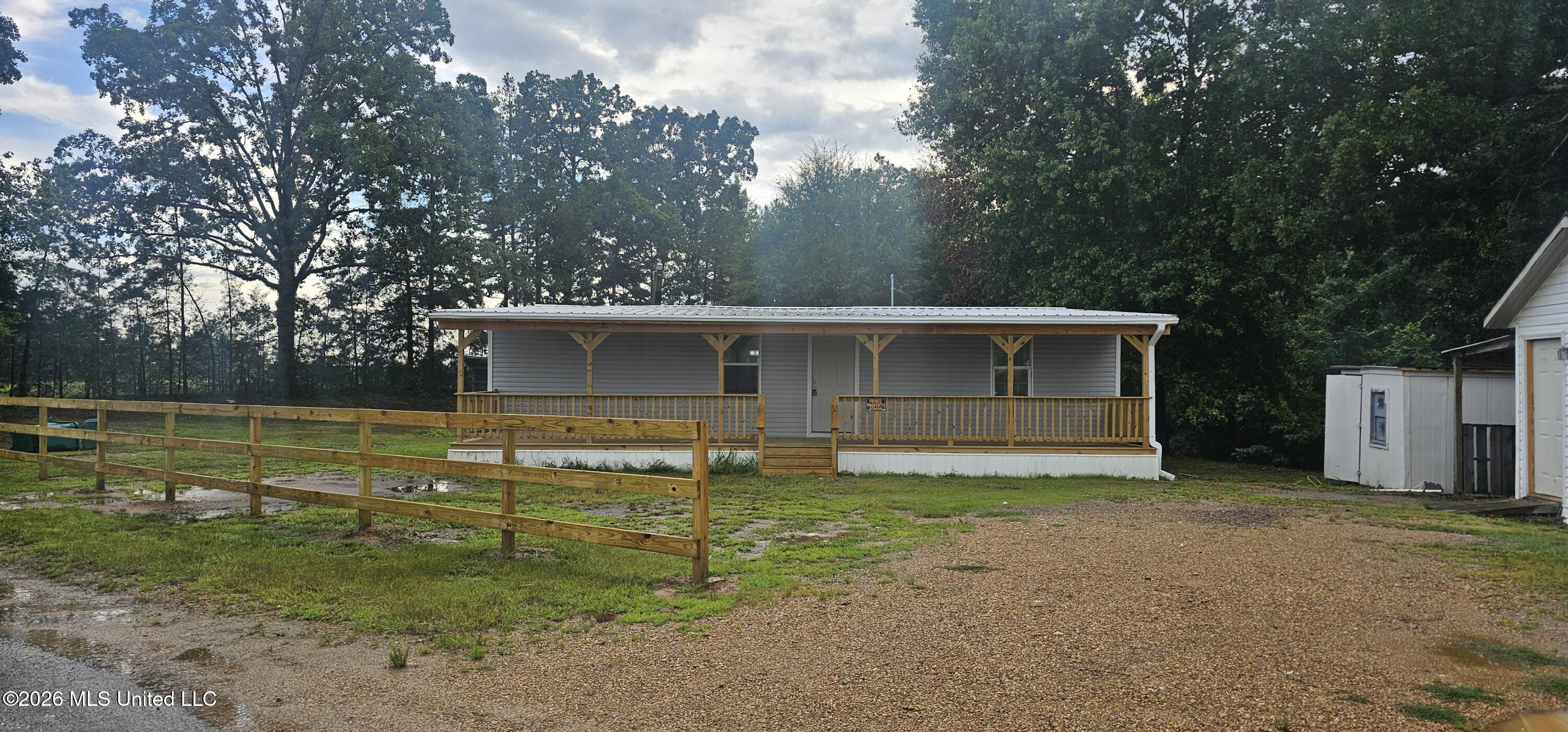 2089 County Road 10 Property Photo 2