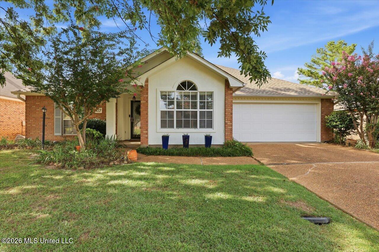 137 Villa Way Property Photo 1