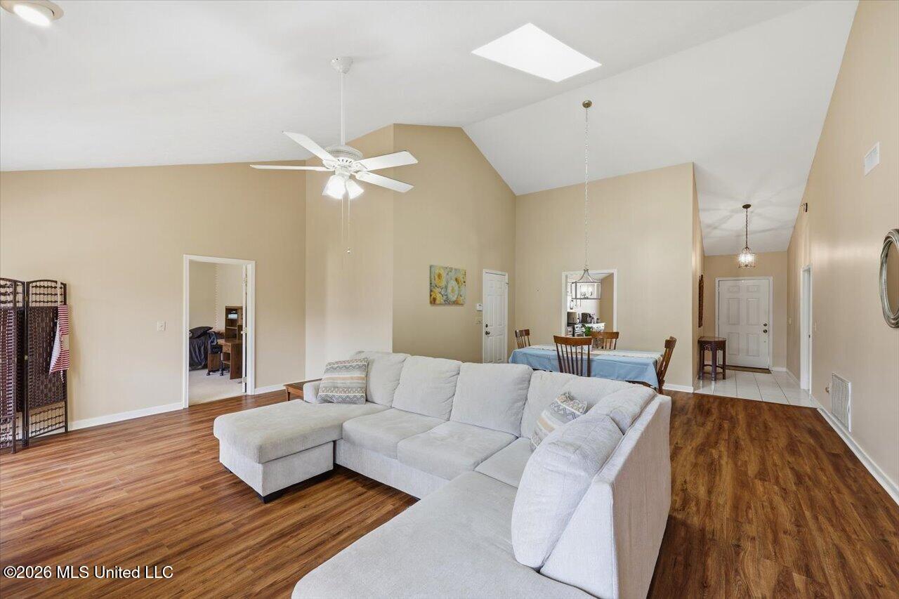 137 Villa Way Property Photo 9