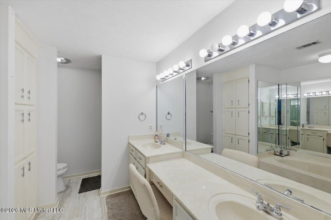 137 Villa Way Property Photo 20