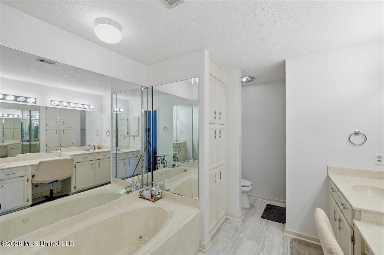 137 Villa Way Property Photo 21
