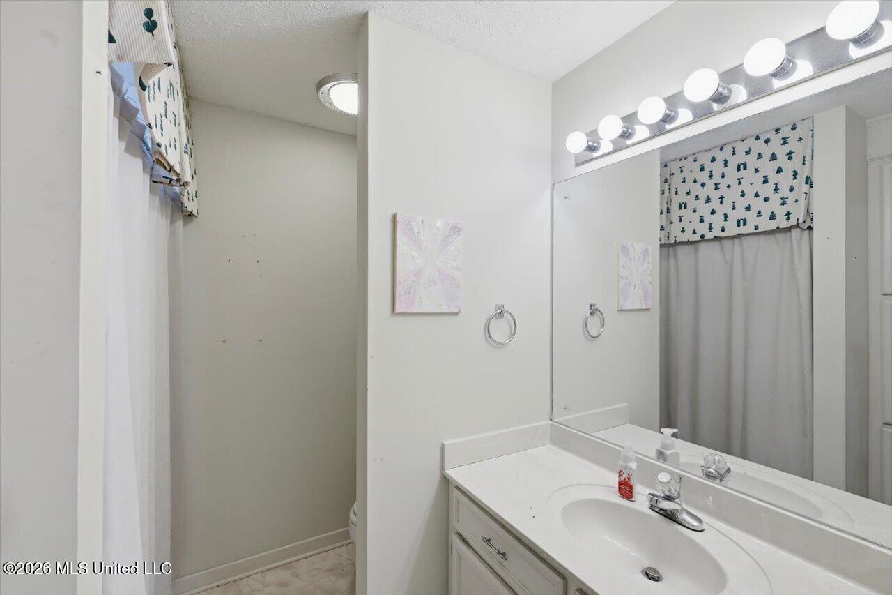 137 Villa Way Property Photo 24