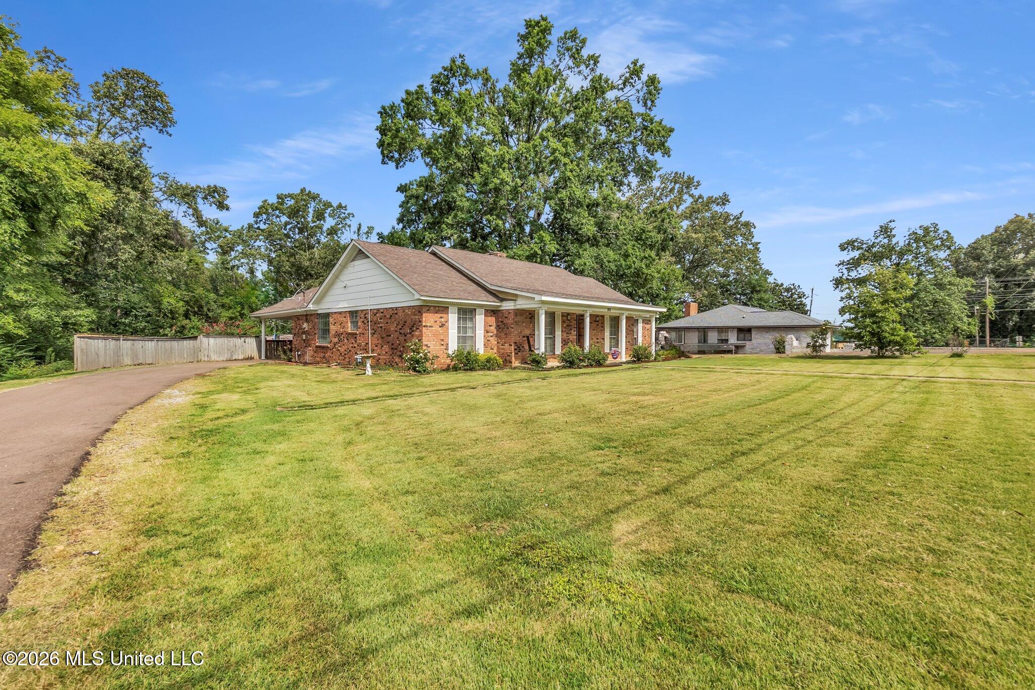 202 Moore Drive Property Photo 3