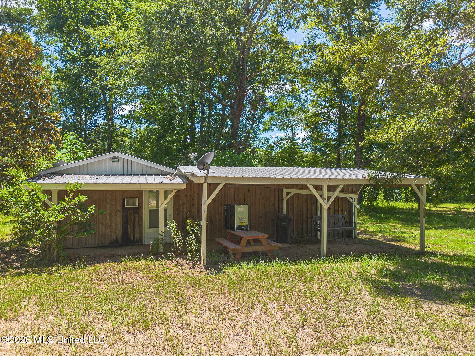 2229 Perkinston-silver Run Road Property Photo 1