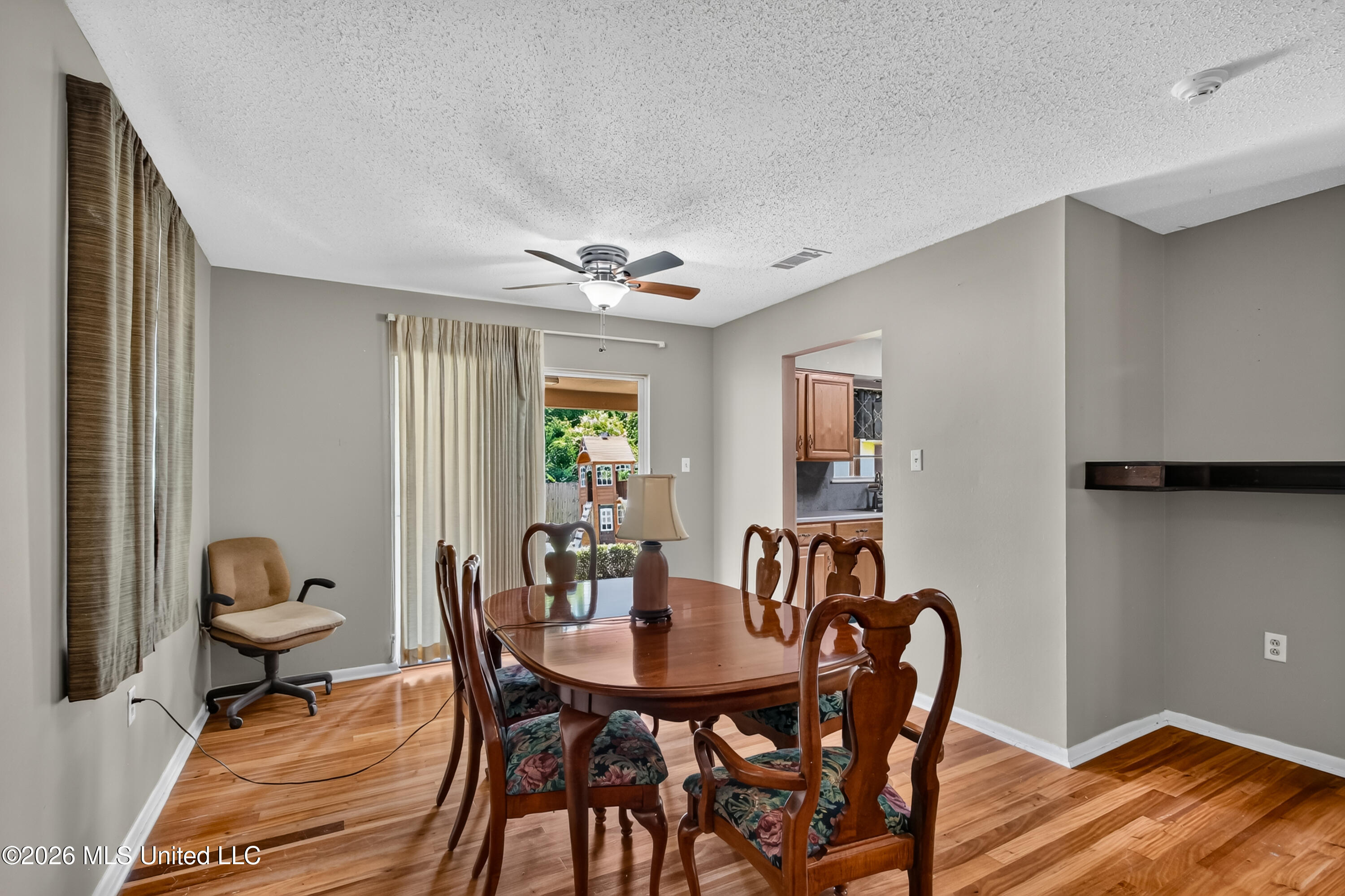 5570 E Diamondhead Drive Property Photo 14