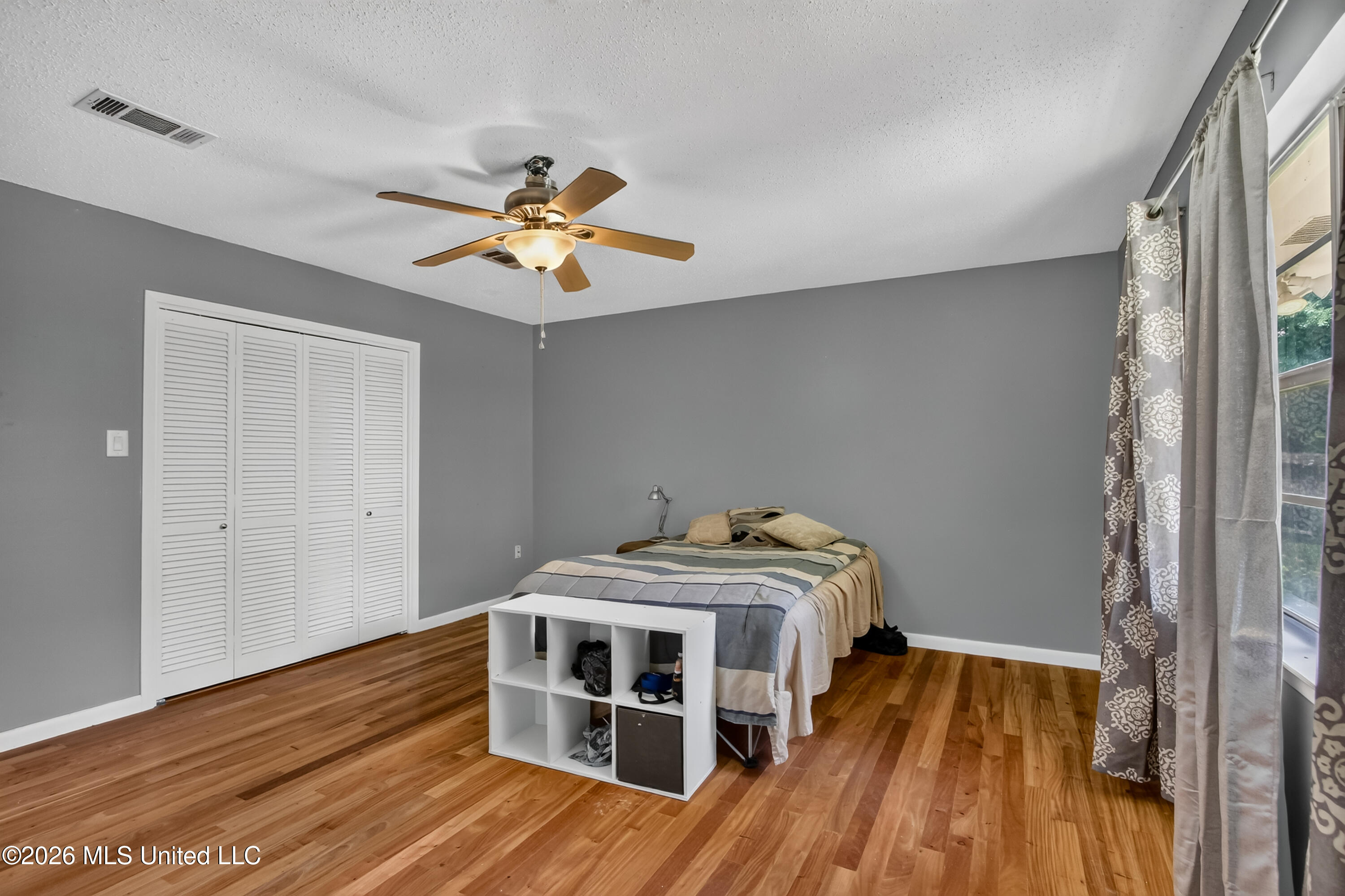 5570 E Diamondhead Drive Property Photo 17