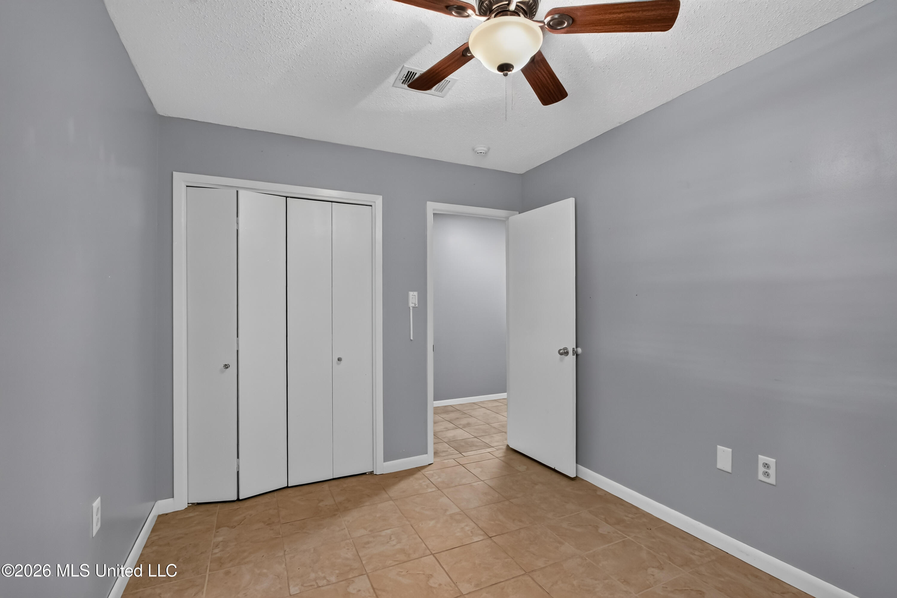 5570 E Diamondhead Drive Property Photo 23