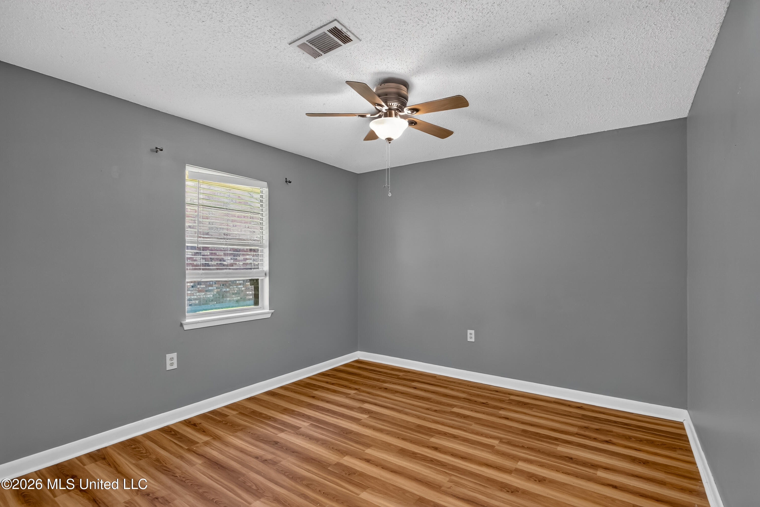 5570 E Diamondhead Drive Property Photo 25
