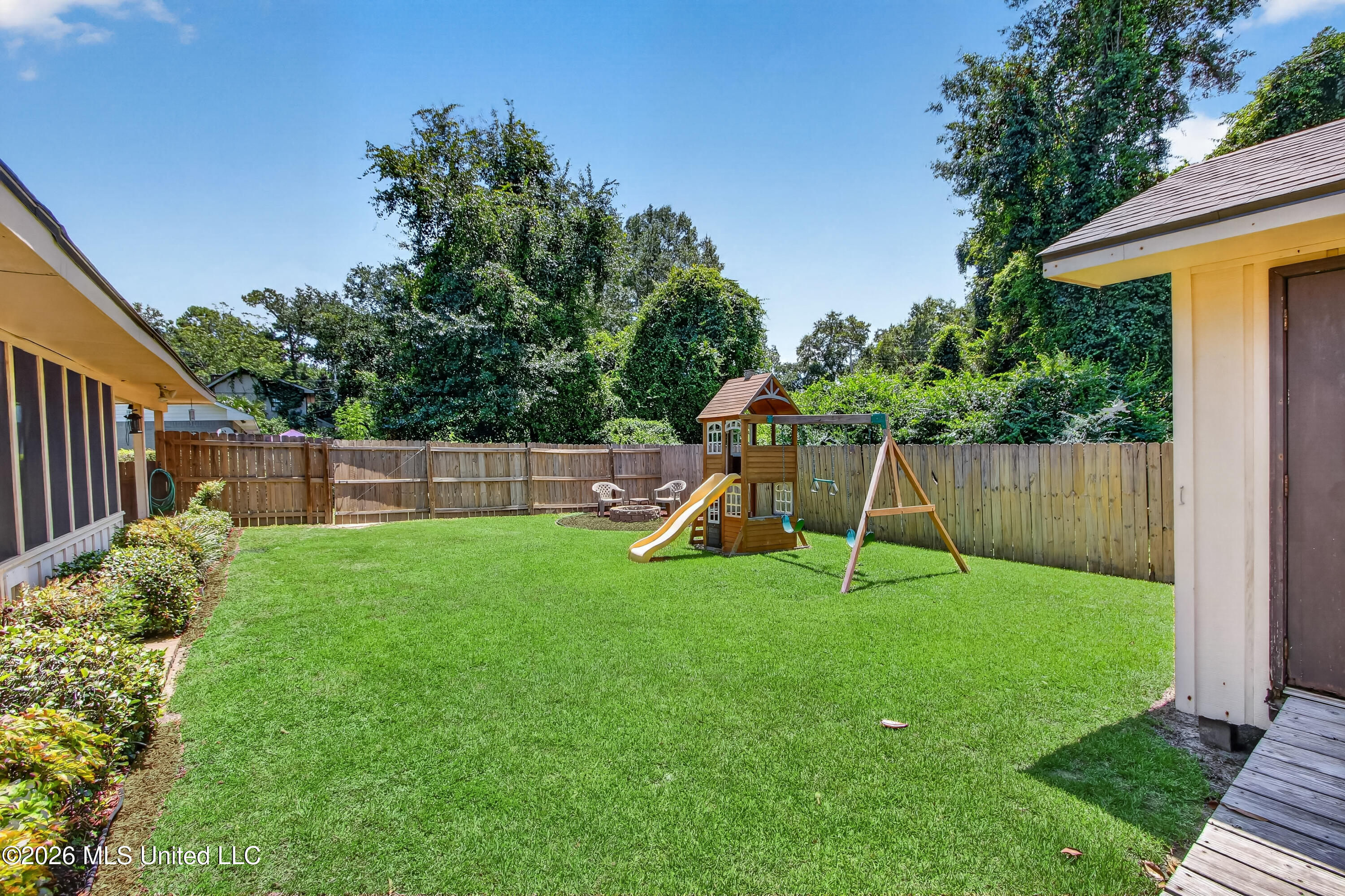 5570 E Diamondhead Drive Property Photo 32