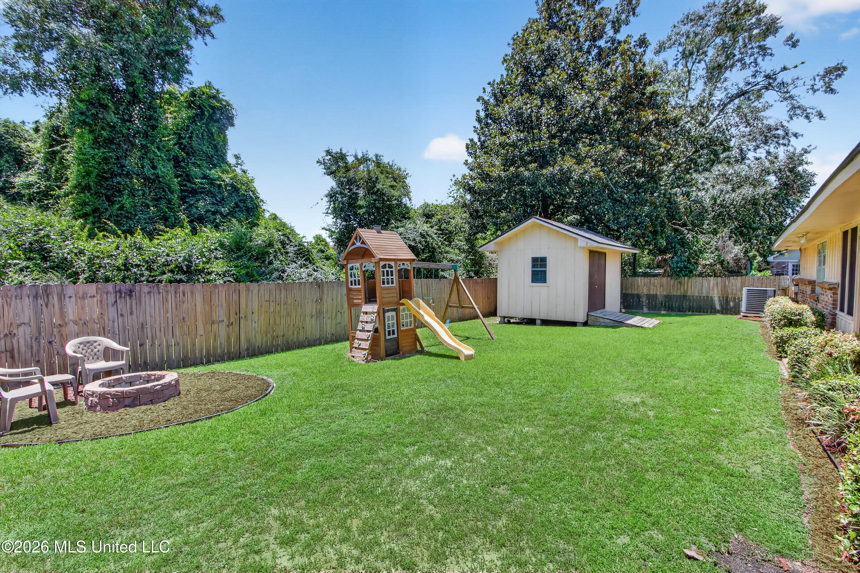 5570 E Diamondhead Drive Property Photo 33