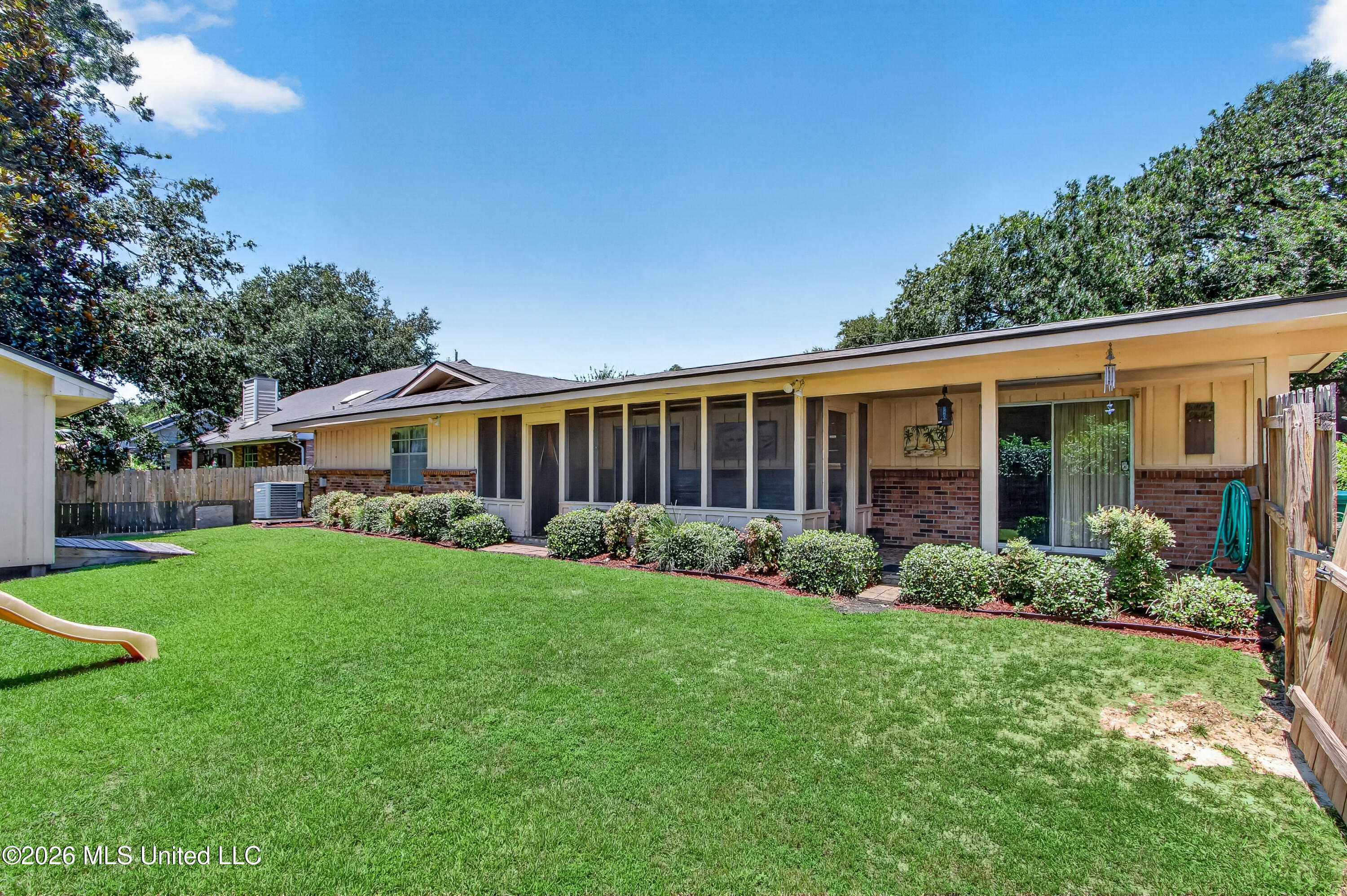 5570 E Diamondhead Drive Property Photo 34