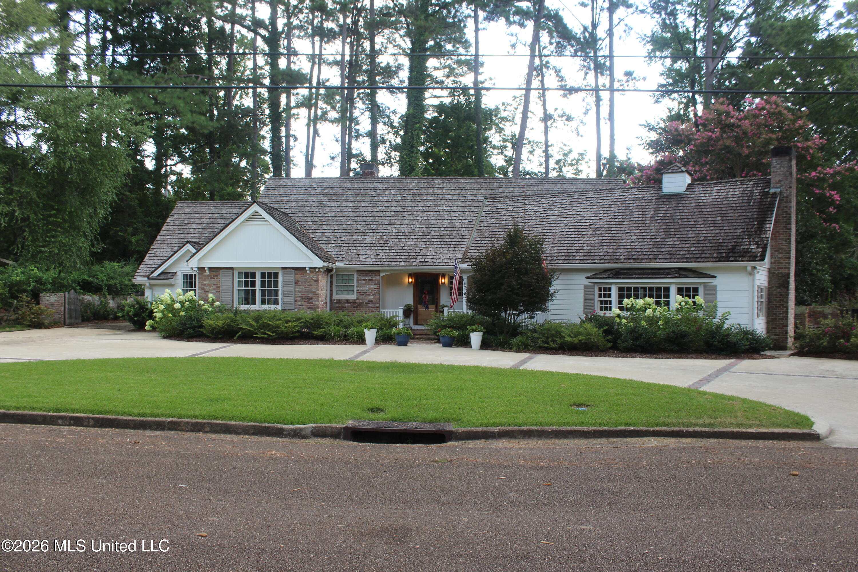 415 Perkins Drive Property Photo 1
