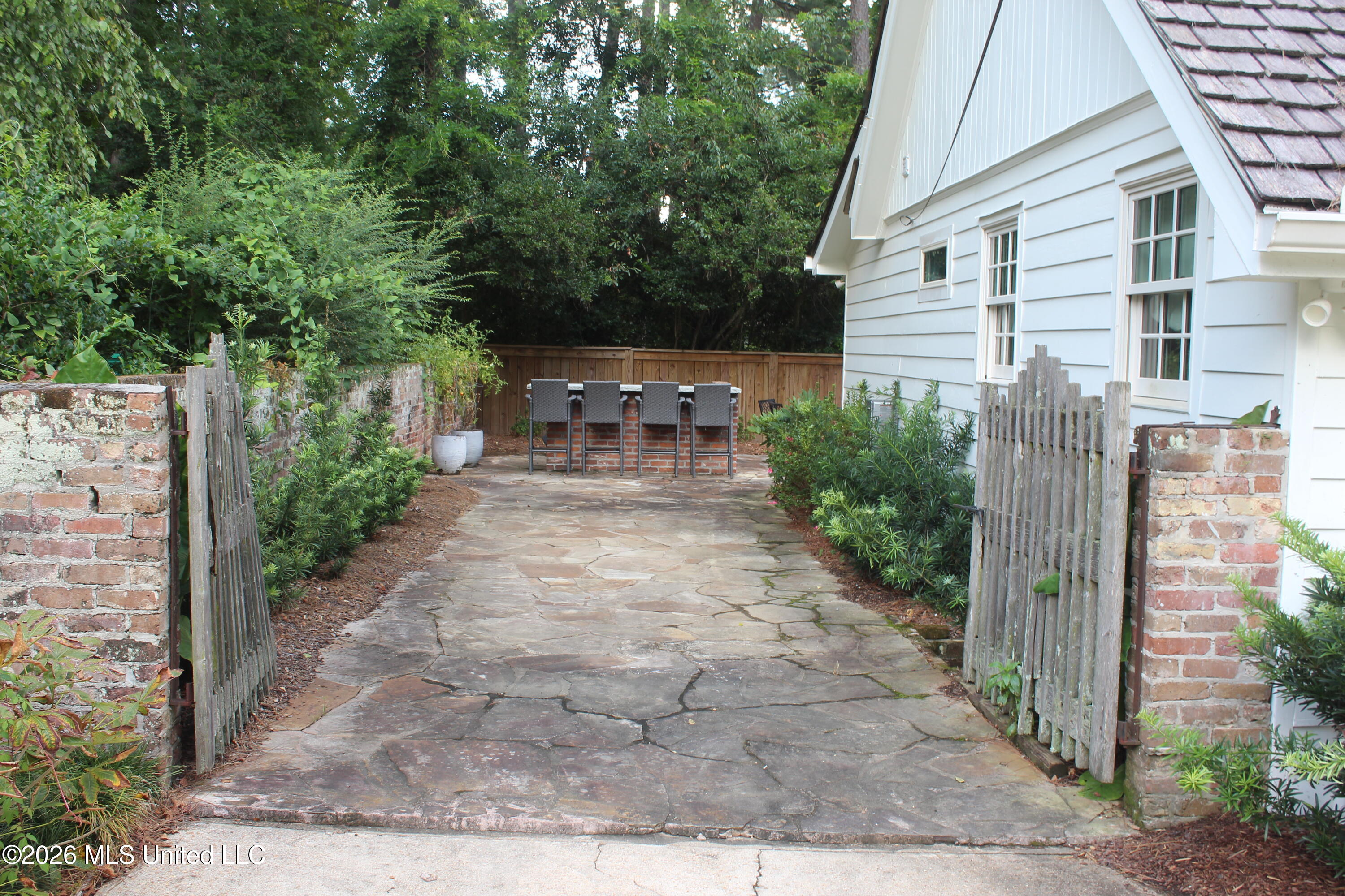415 Perkins Drive Property Photo 13