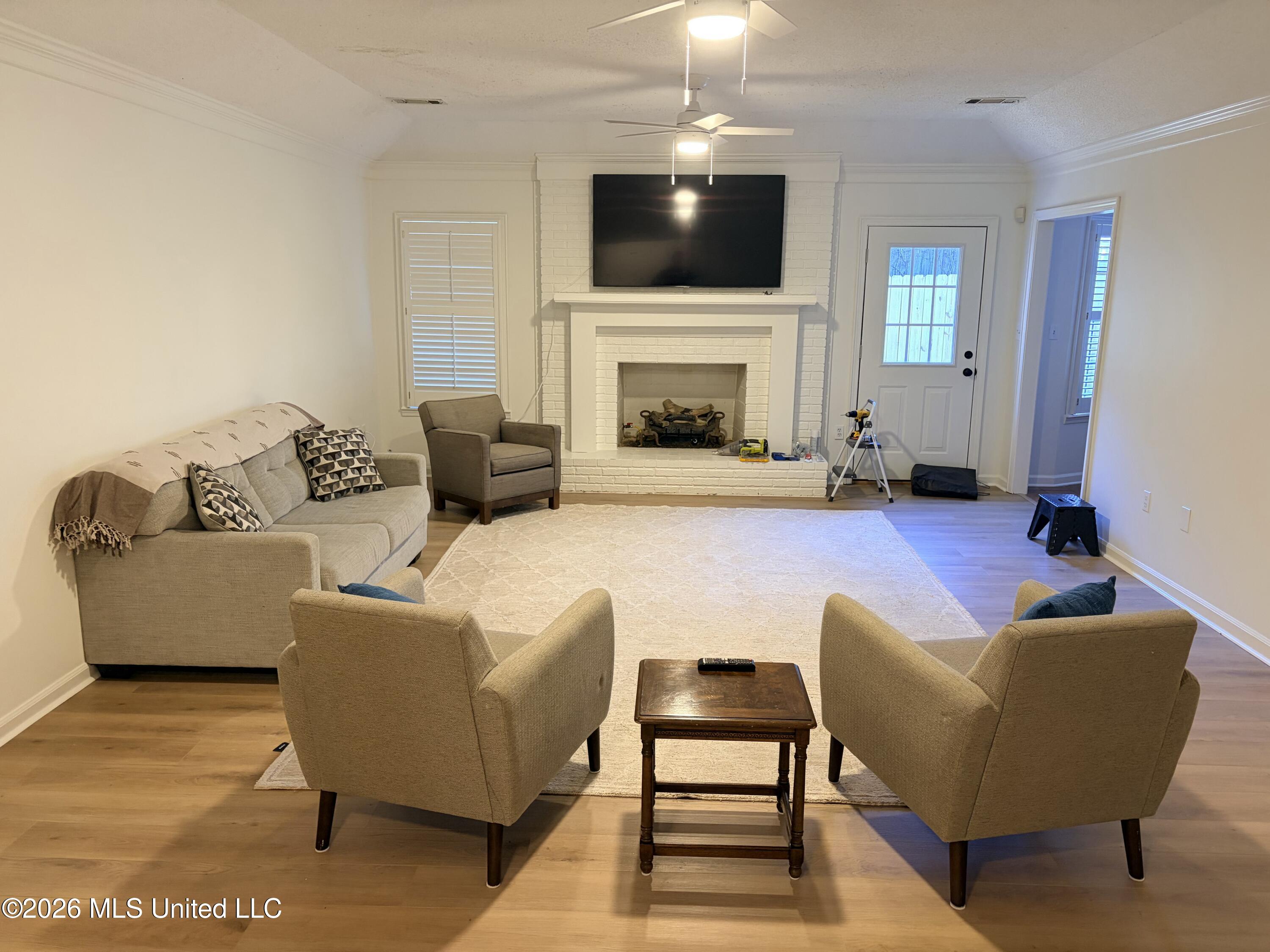 427 Cherokee Drive Property Photo 2
